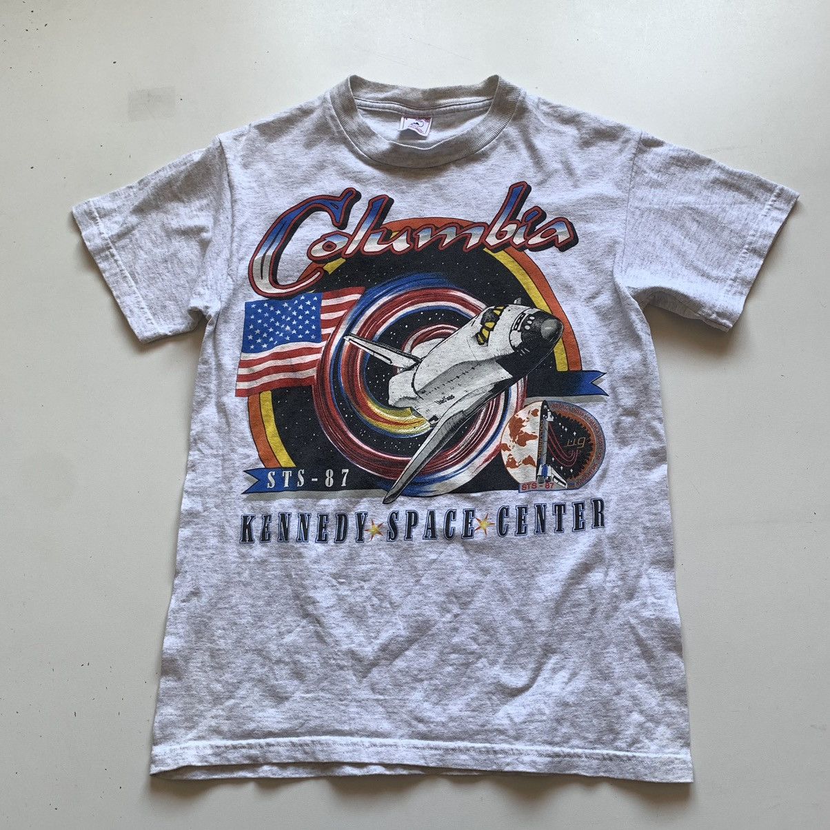 Nasa Vintage 1990s Kennedy Space Center Spaceship Graphic T Shirt Hoodie, Sweatshirt | PodTeesHub.com