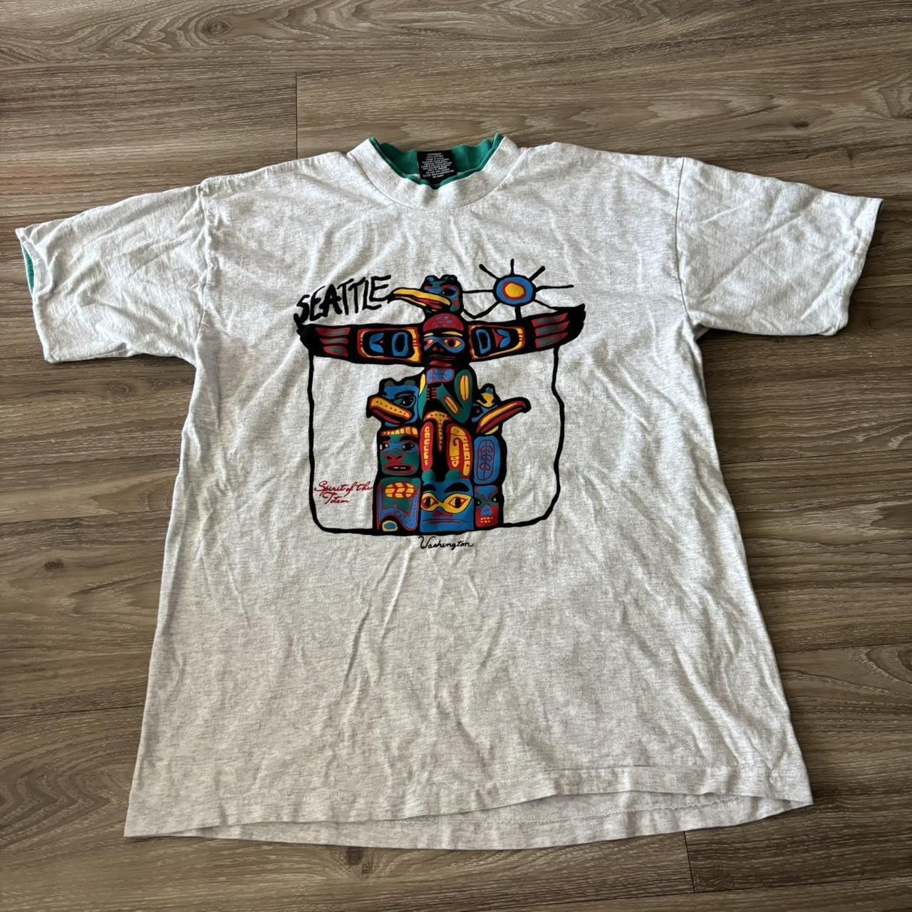 Crazy Vintage 90s Grey Seattle Totem Pole Graphic Tee Size L Hoodie, Sweatshirt | PodTeesHub.com