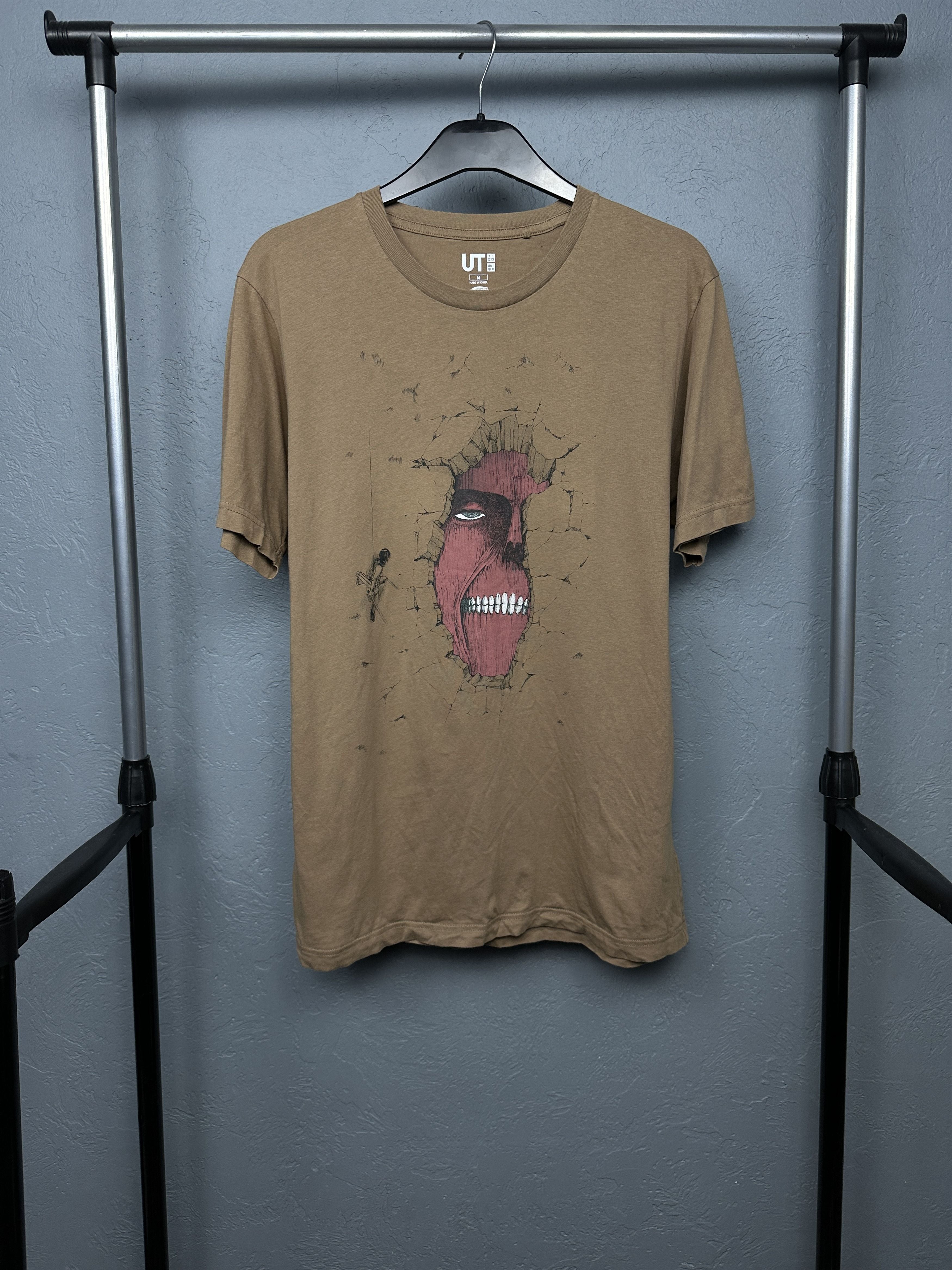 Uniqlo U Utility Attack On Titan Mens T Shirt Hoodie, Sweatshirt | PodTeesHub.com