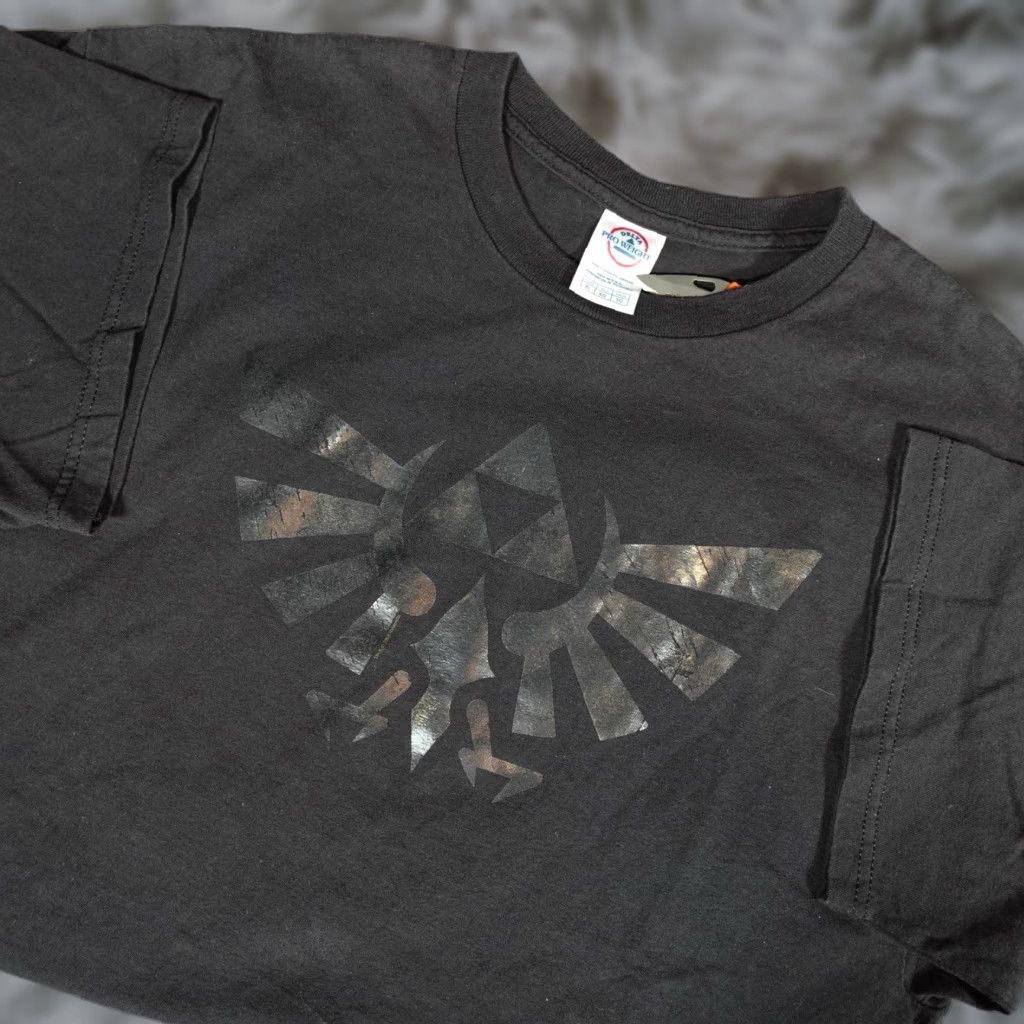 Vintage Zelda Twilight Princess T Shirt Mens Xl Slim Fit Graphic Print Black Retro 2000s Hoodie, Sweatshirt | PodTeesHub.com