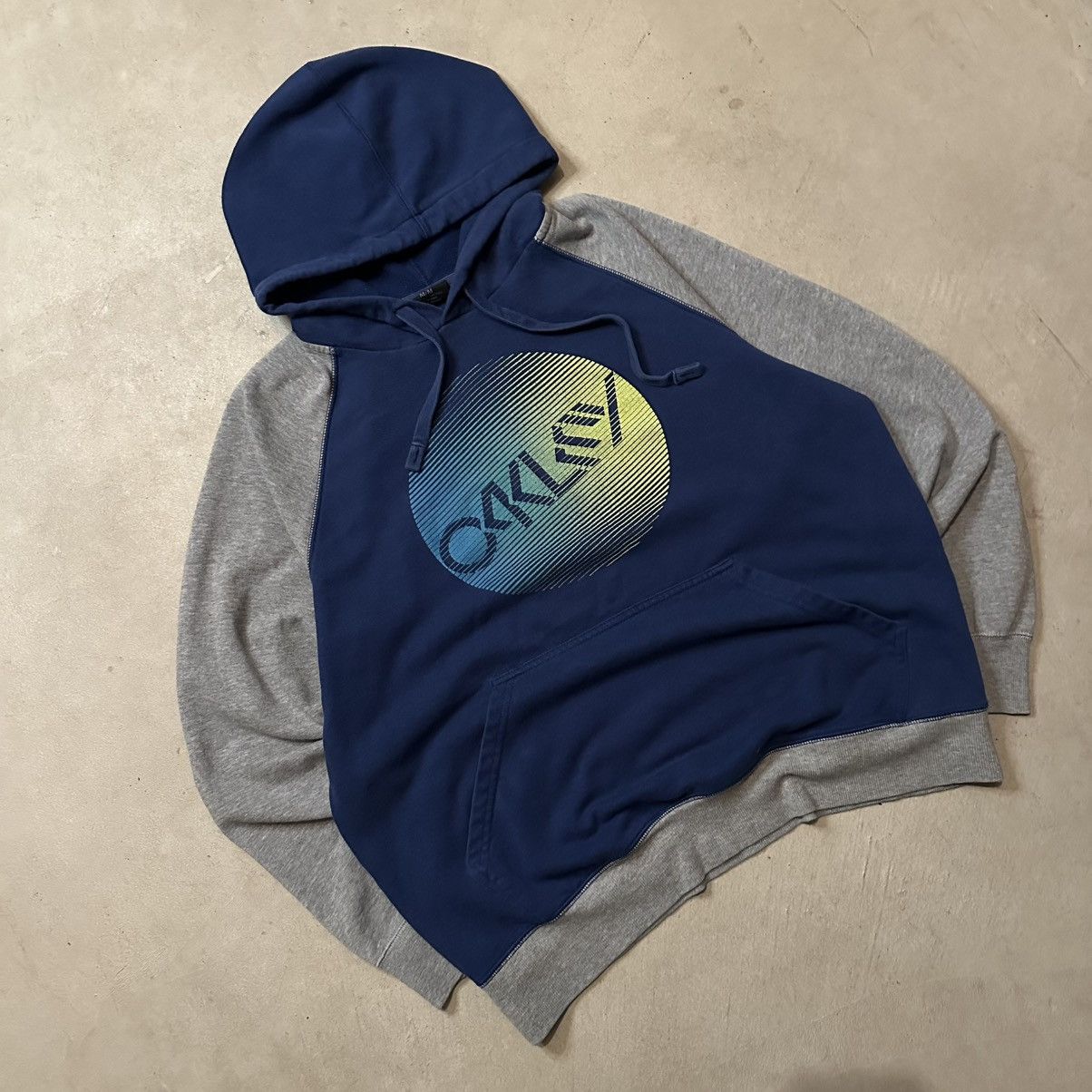 Oakley Navy Blue Grey Oakley Logo Hoodie Sweatshirt Size M T-Shirts | PodTeesHub.com
