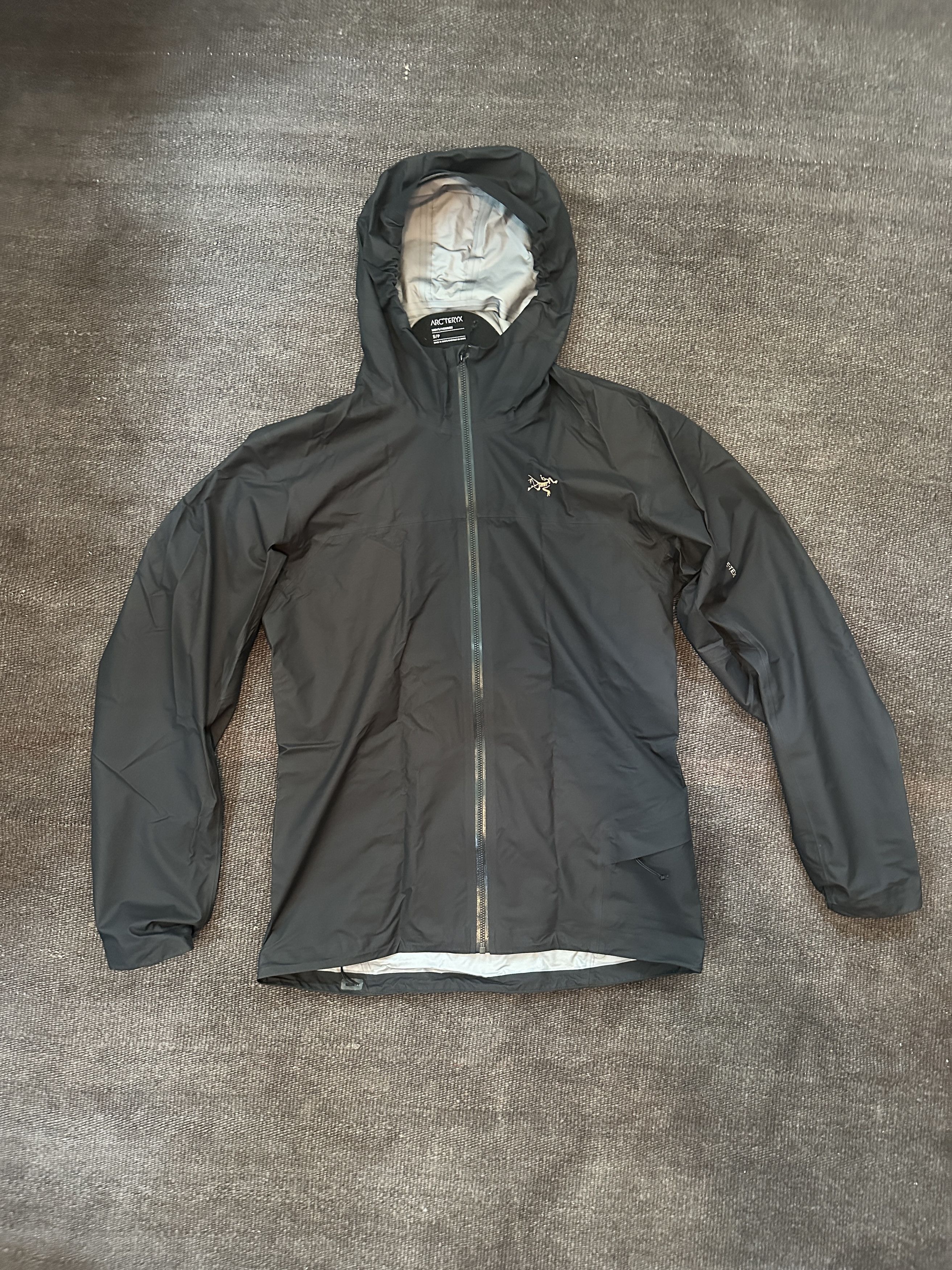 Arc Teryx Norvan Lt Hoodie Goretex Shell T-Shirts, Sweatshirt | PodTeesHub.com