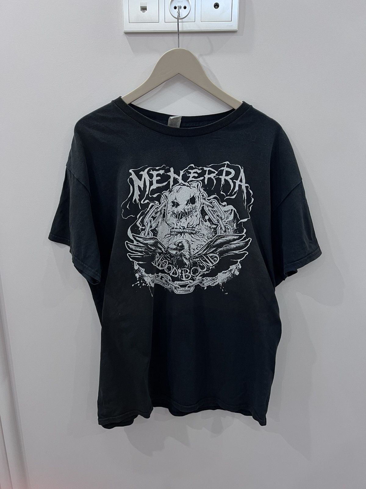 Vintage Tee Manerra Blood Bound Xl Hoodie, Sweatshirt | PodTeesHub.com