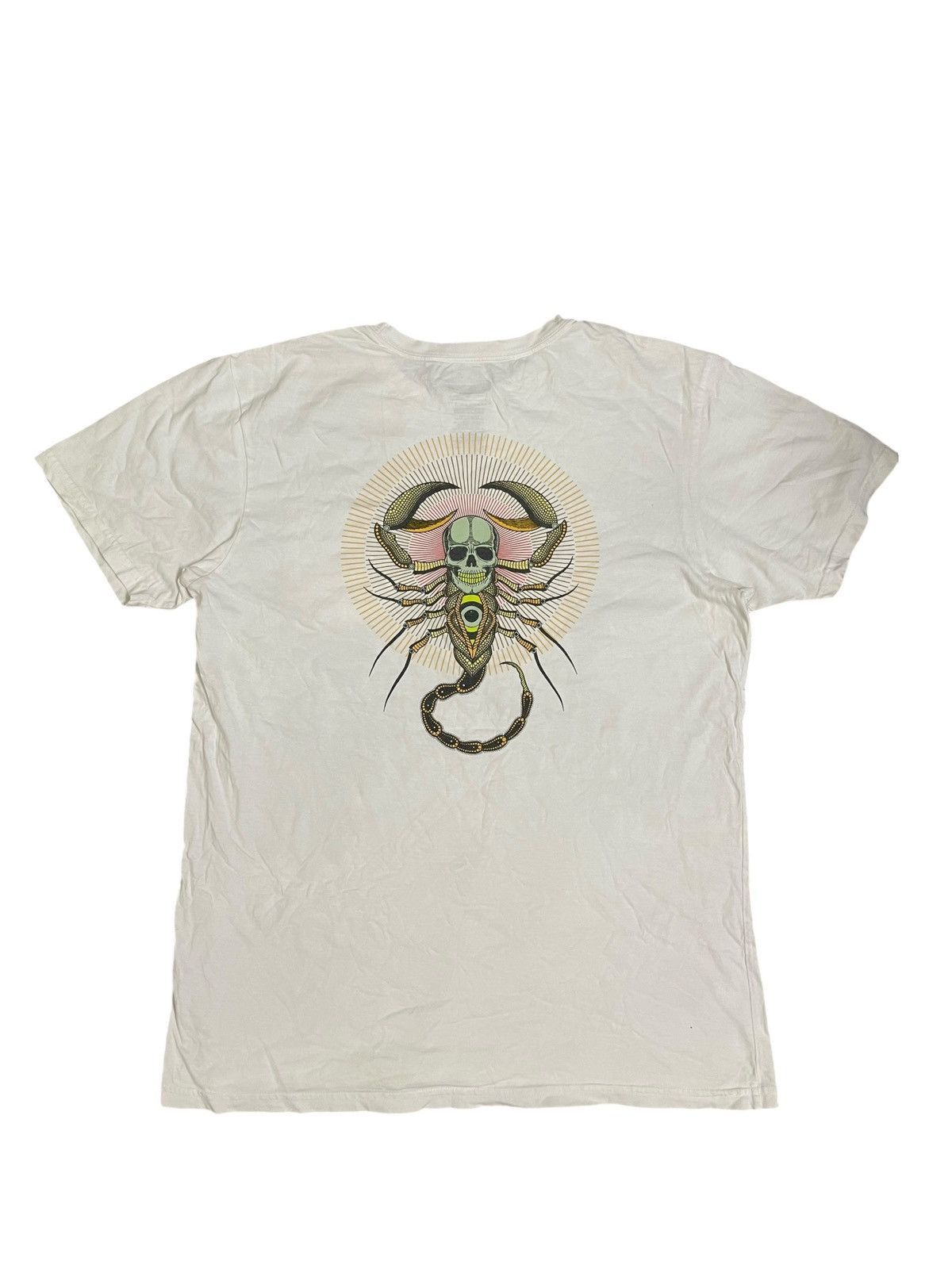 Billabong Gallery Rare Y2k Scorpion Print Tee Hoodie, Sweatshirt | PodTeesHub.com