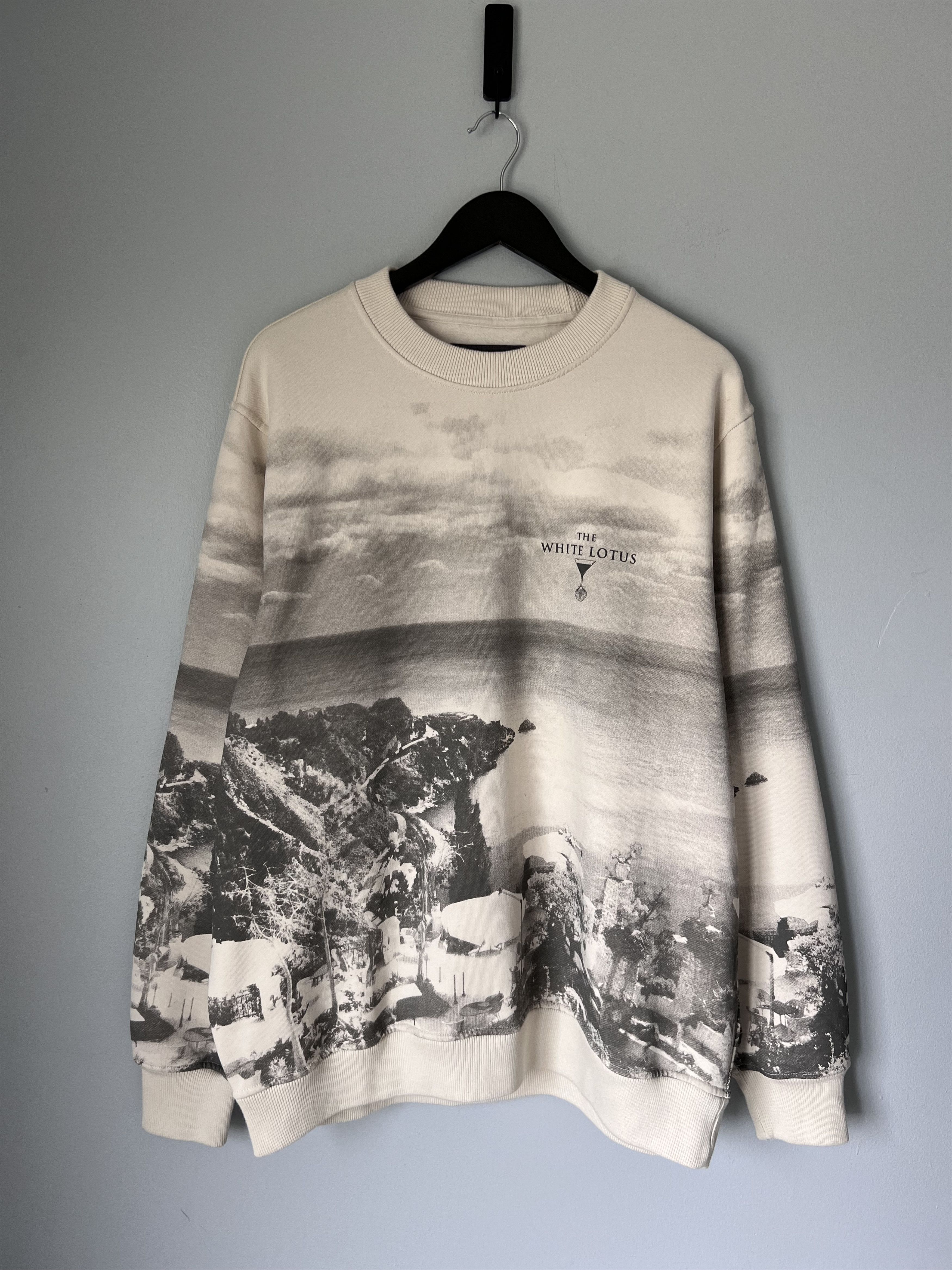 Fitch Abercrombie Fitch White Lotus T-Shirts, Hoodie, Sweatshirt