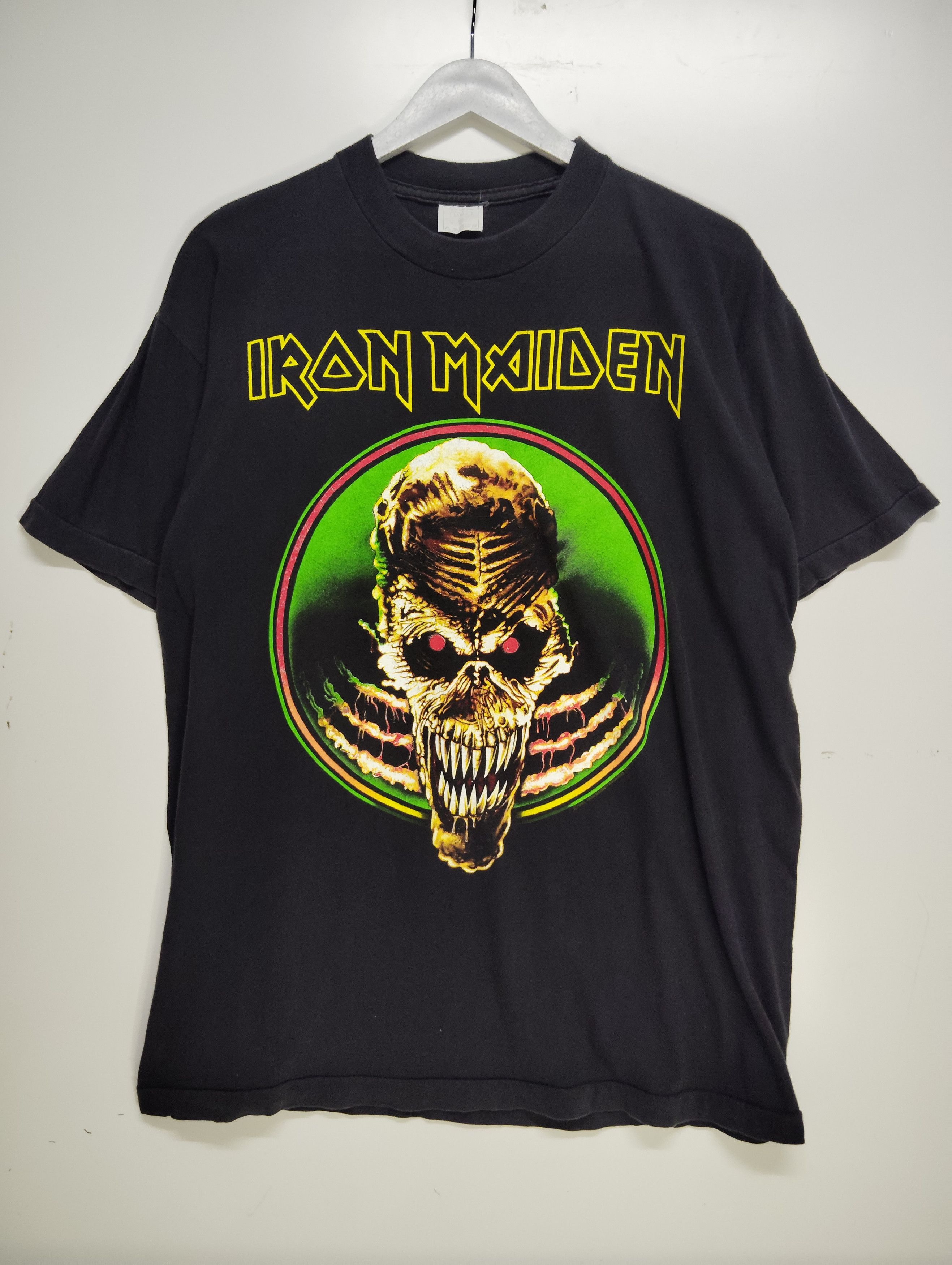 Iron Maiden X Vintage Vintage Iron Maiden Fear Dark Tour 92 T-Shirts, Hoodie, Sweatshirt