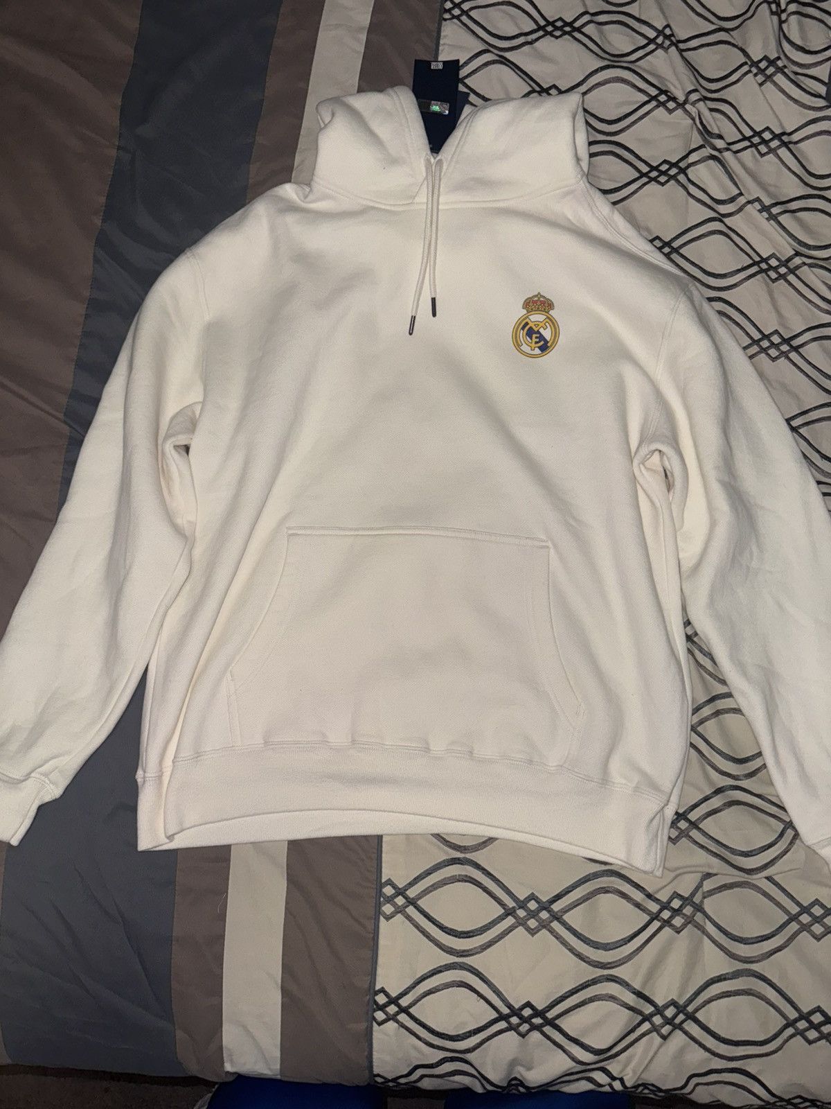 Hollister Boxy Real Madrid Cf Graphic Hoodie Men S Large T-Shirts, Sweatshirt | PodTeesHub.com