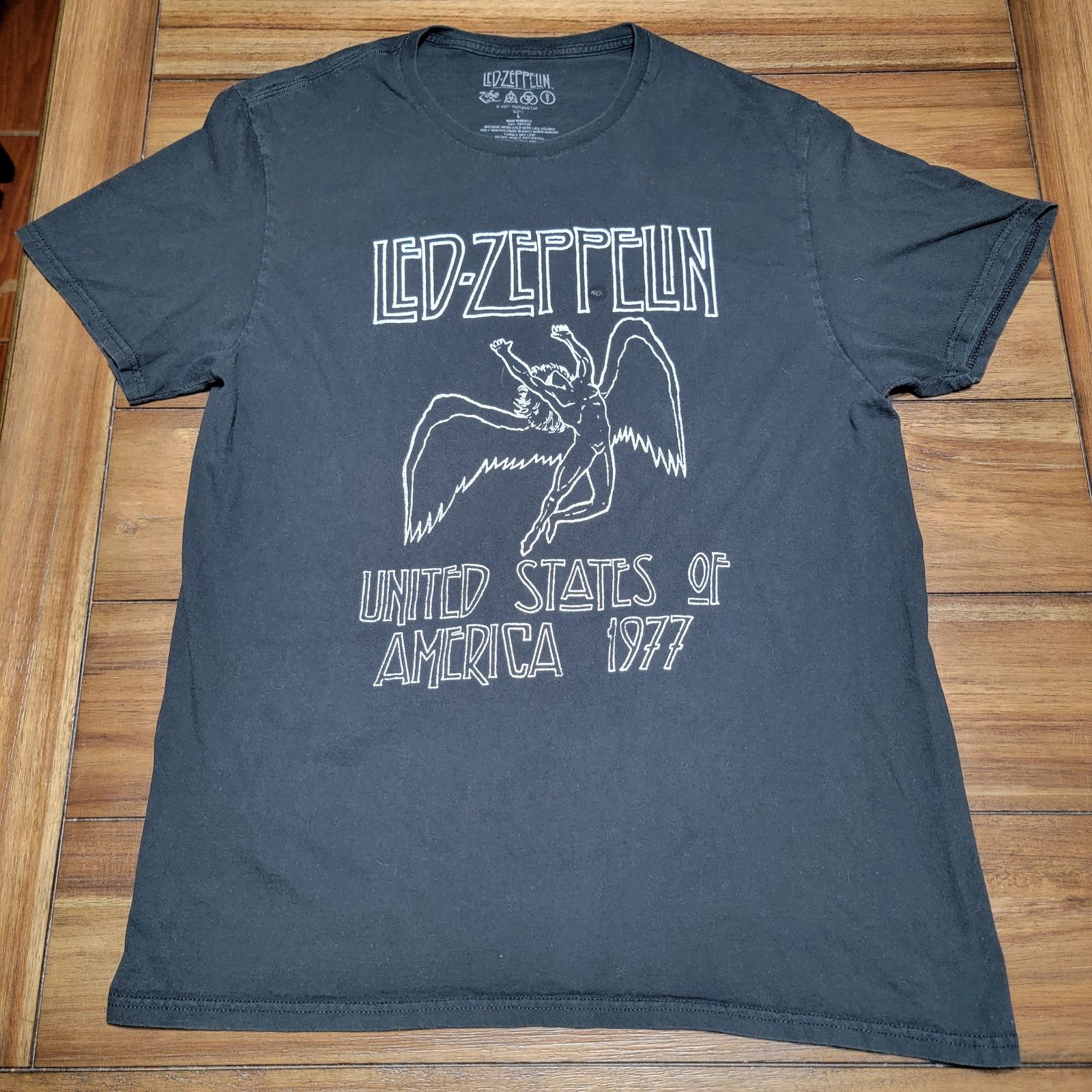 Zeppelin Led Zeppelin Black Unisex Tee Usa 1977 Size Large Hoodie, Sweatshirt | PodTeesHub.com