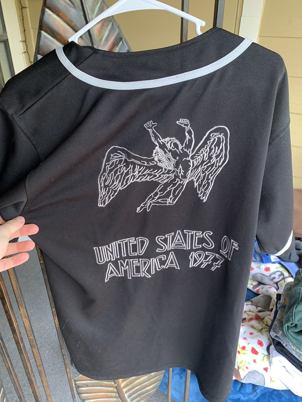 Led Zeppelin X Vintage Vintage Led Zeppelin Baseball Jersey Black Rare 1977 T-Shirts, Hoodie, Sweatshirt | PodTeesHub.com