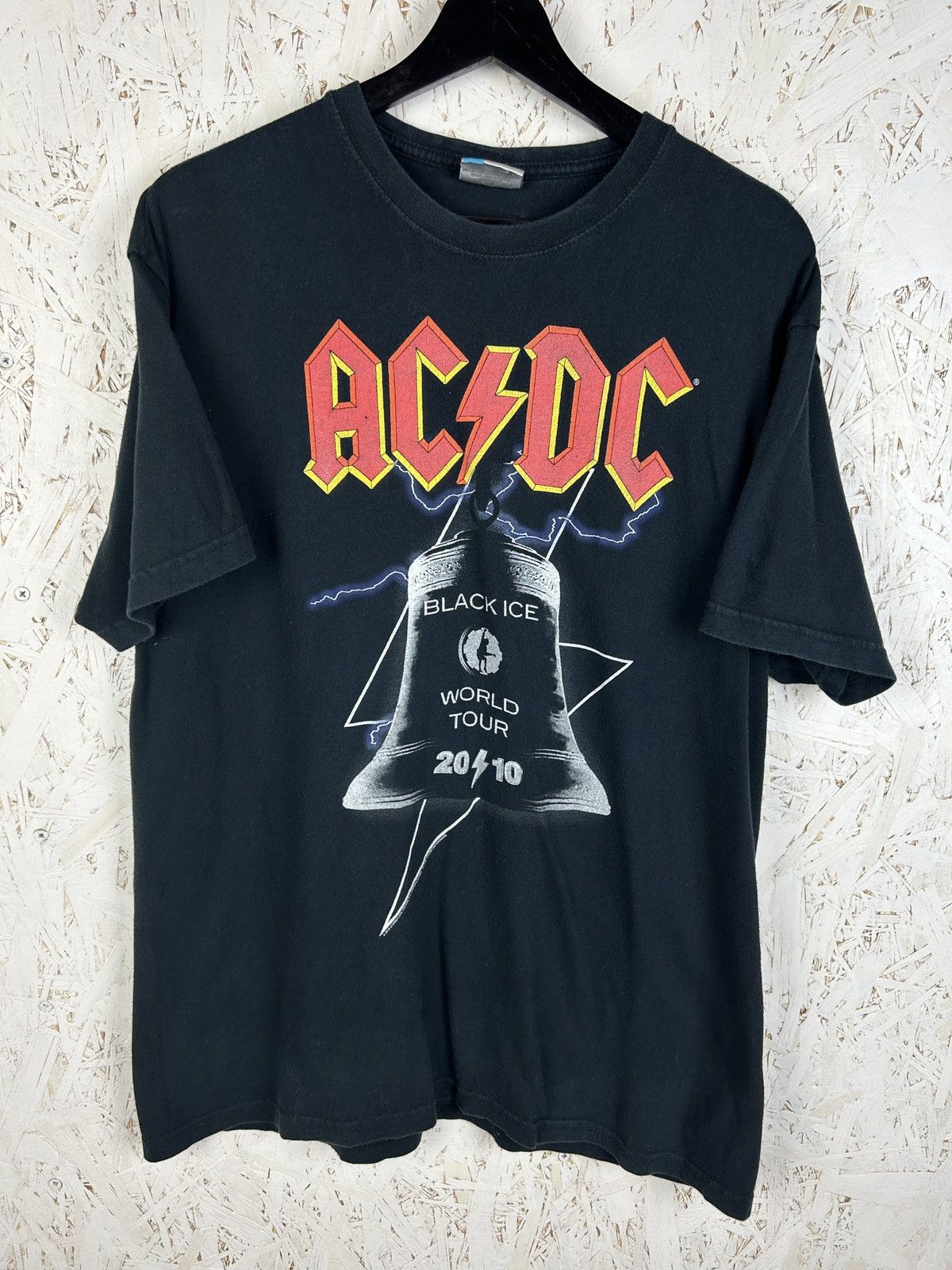 Band Tees Vintage 2010 Ac Dc Black Ice Tour Thunder Rock T Shirt L Hoodie, Sweatshirt | PodTeesHub.com