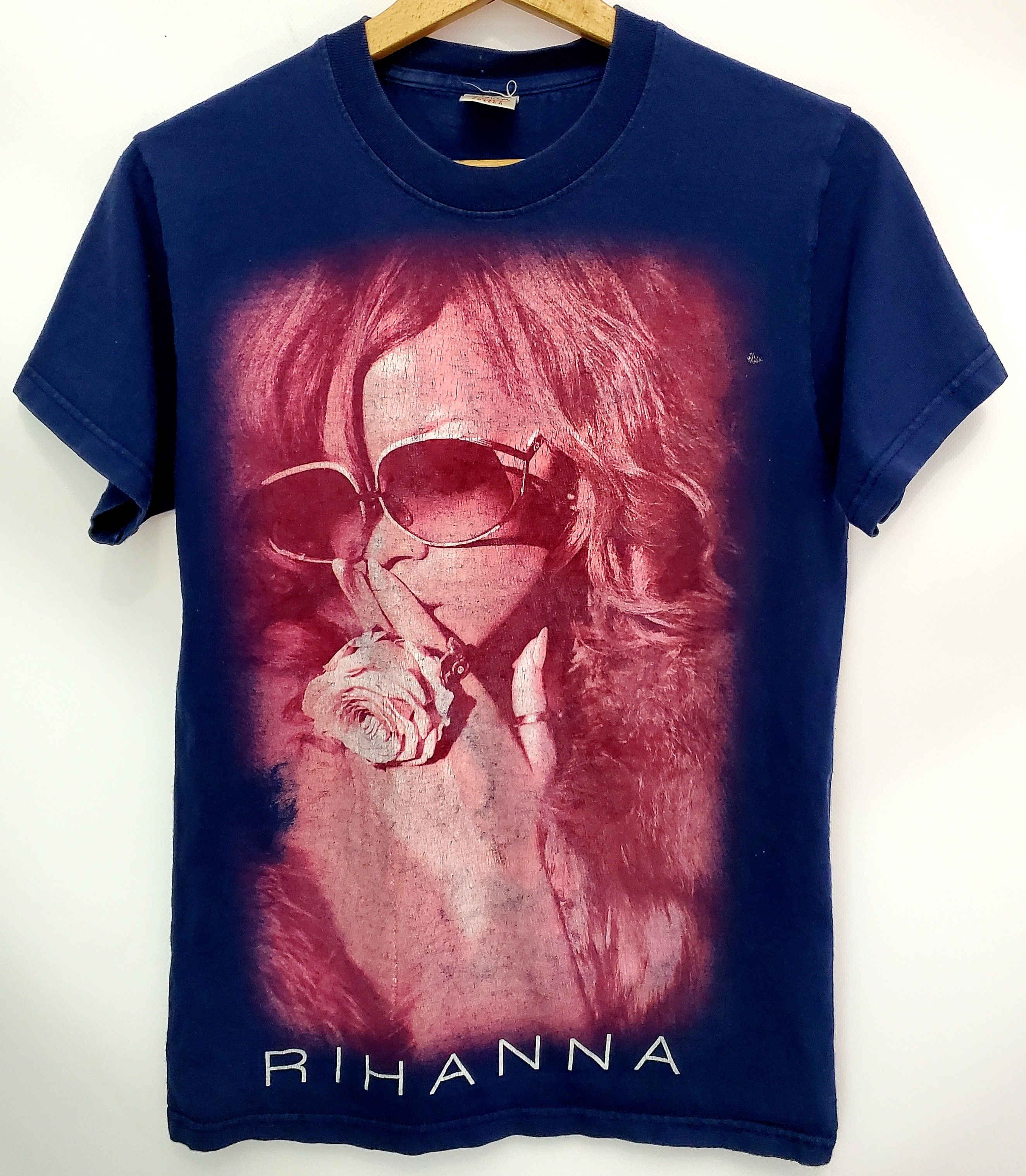 Rihanna X Vintage Vintage Rihanna Loud Tour Y2k Washed T Shirt Size S Hoodie, Sweatshirt | PodTeesHub.com
