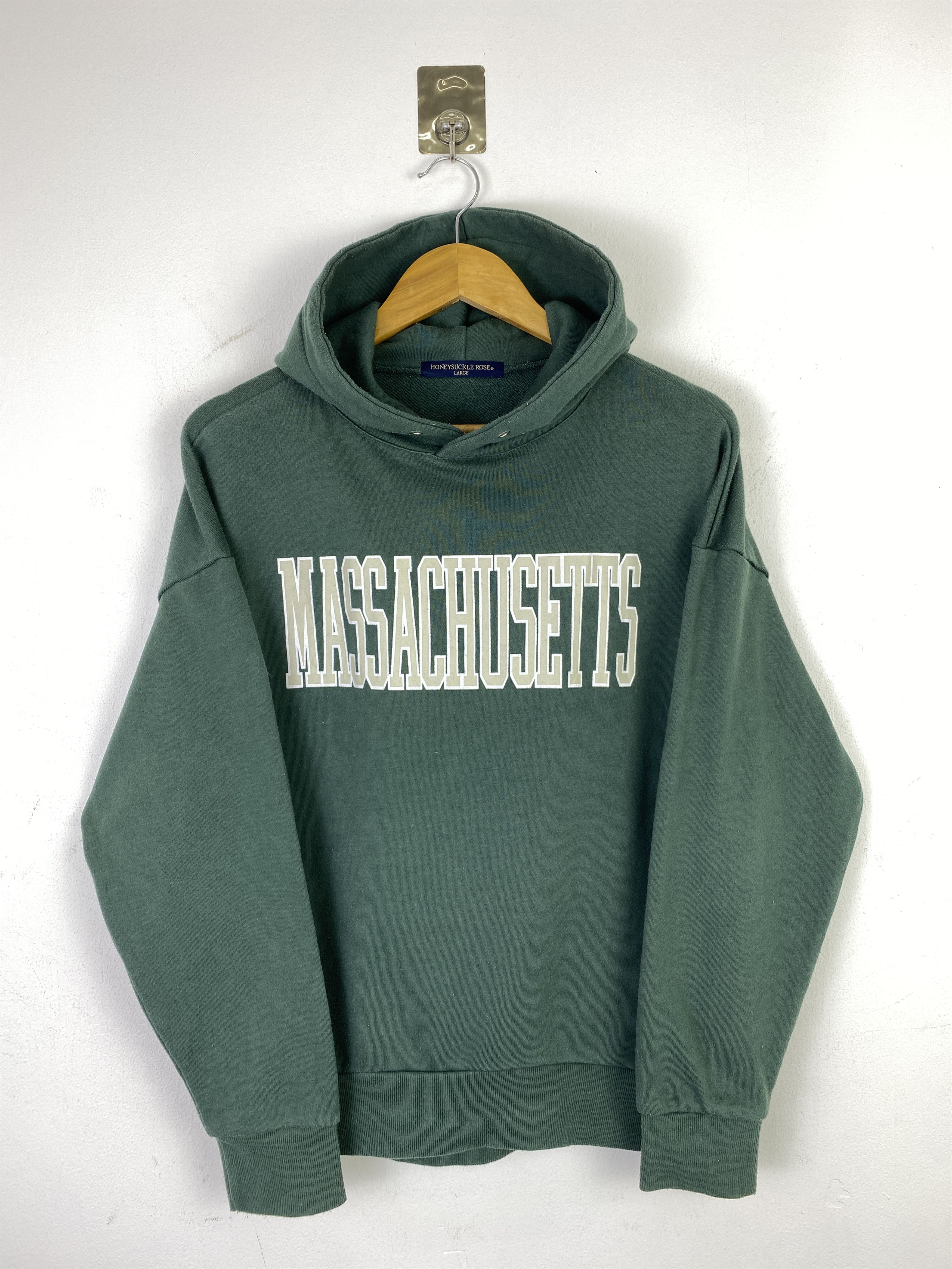 Vintage Massachusetts Wording Pullover Hoodie Sh0374 T-Shirts, Sweatshirt | PodTeesHub.com