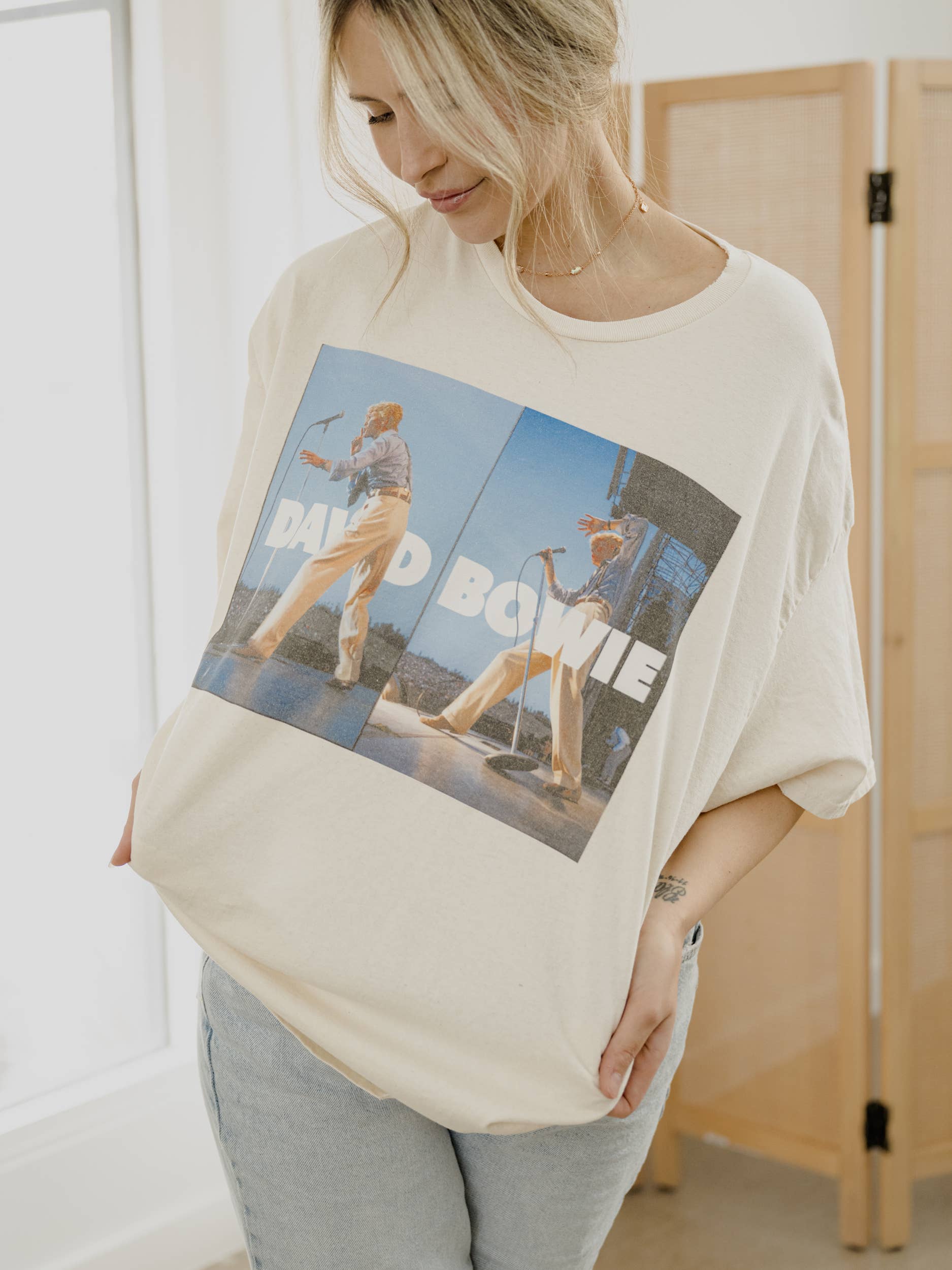 David Bowie 1983 Tour Off White One Size Oversized Tee Hoodie, Sweatshirt | PodTeesHub.com