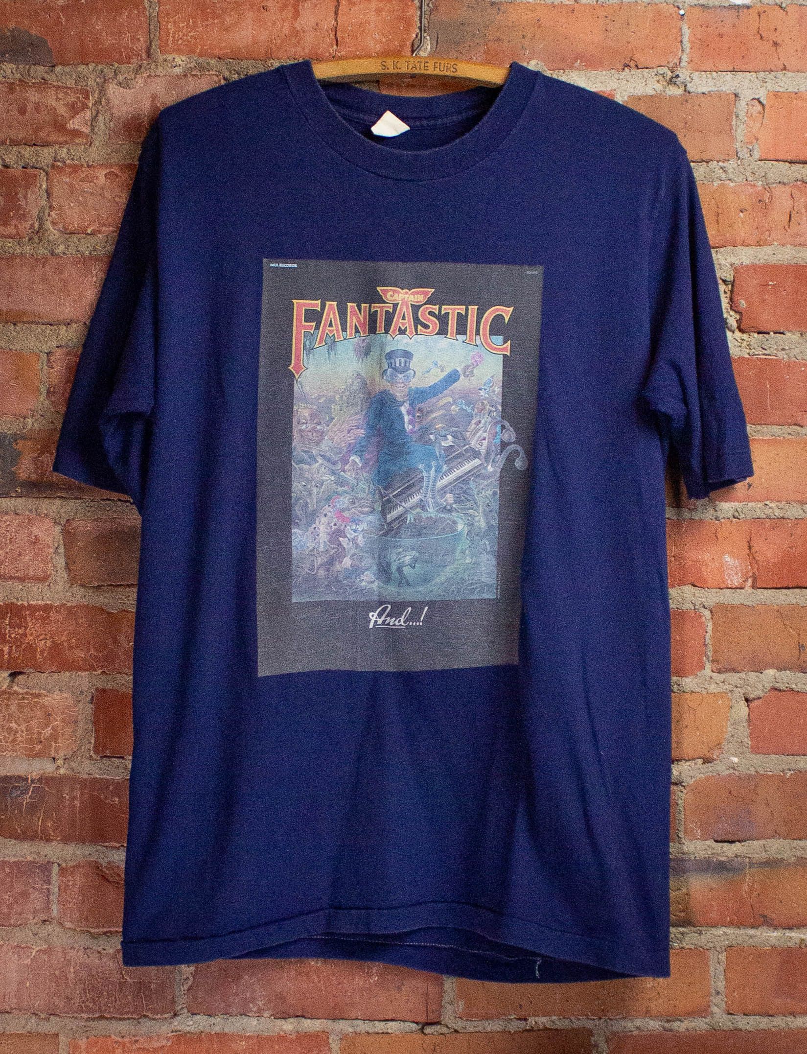 Vintage Elton John Fantastic Concert T Shirt 1975 M Hoodie, Sweatshirt | PodTeesHub.com