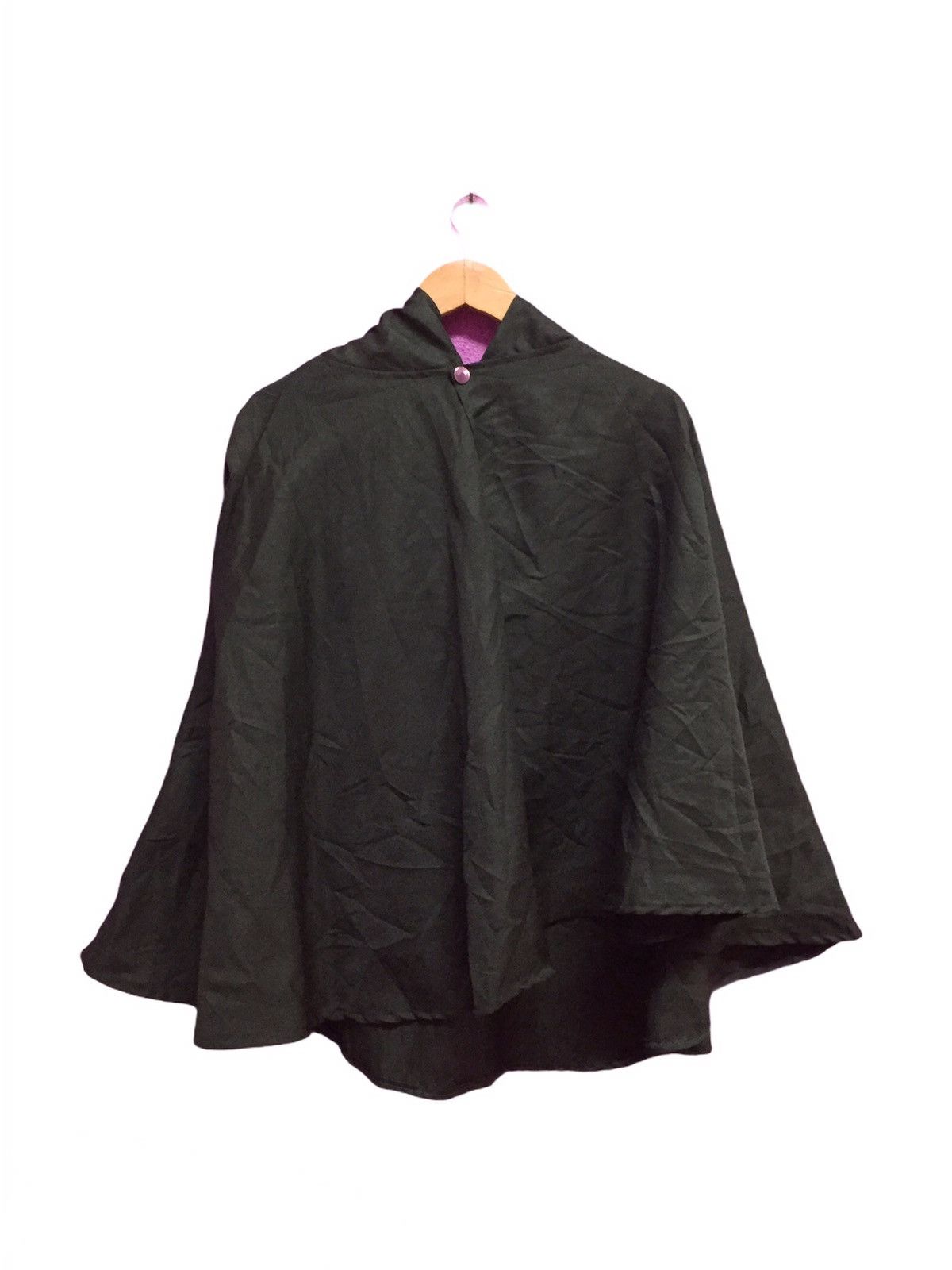 Japanese Brand Attack On Titan Cloaks Size L T-Shirts, Hoodie, Sweatshirt | PodTeesHub.com