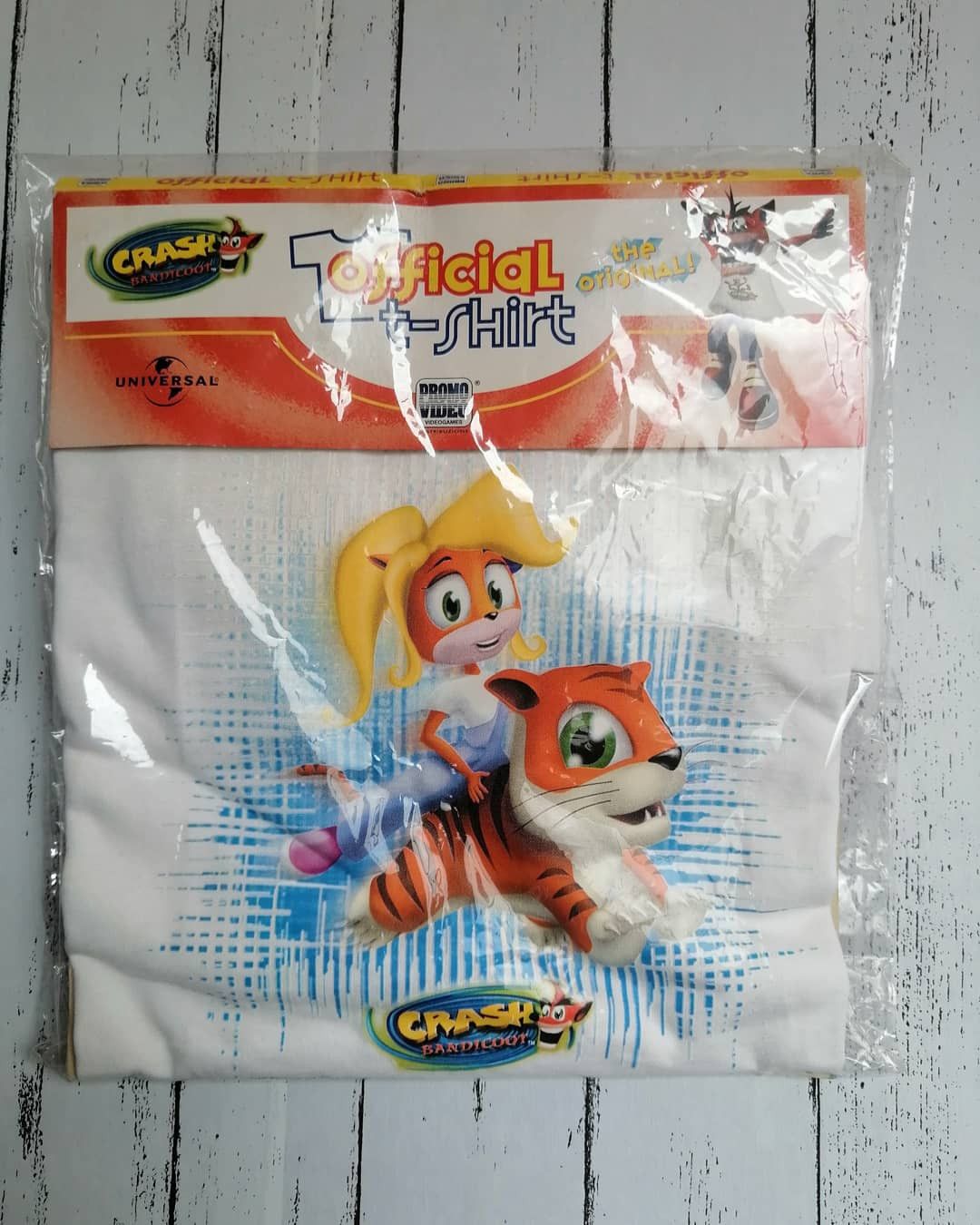 Vintage Deadstock Crash Bandicoot Yr 2000 T-Shirts, Hoodie, Sweatshirt