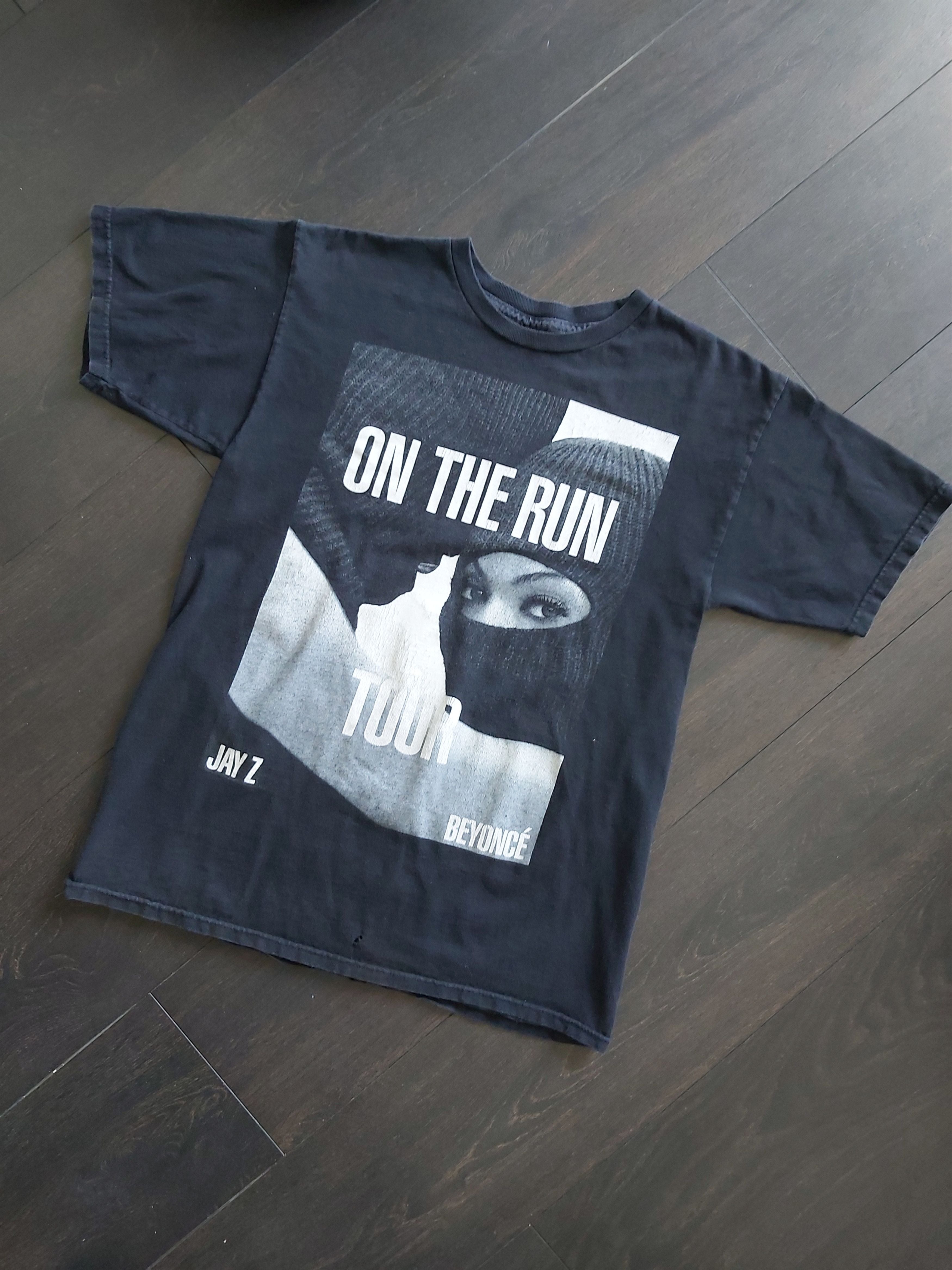 Jay Z X Rap Tees On The Run Tour Tee 2014 Jay Z Beyonce Hoodie, Sweatshirt | PodTeesHub.com