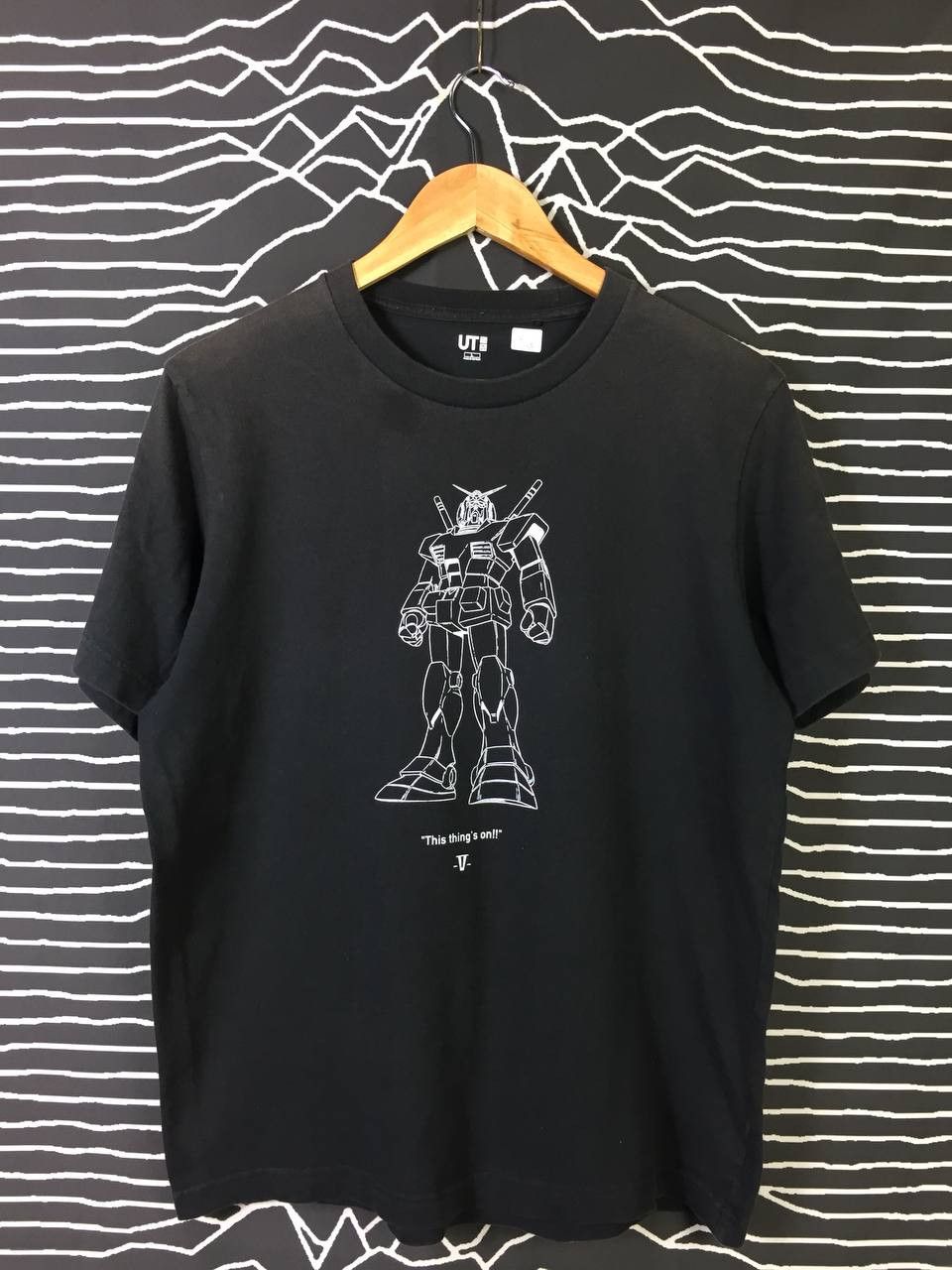 Anime Uniqlo Ut Mobile Suit Gundam Graphic Tee Hoodie, Sweatshirt | PodTeesHub.com