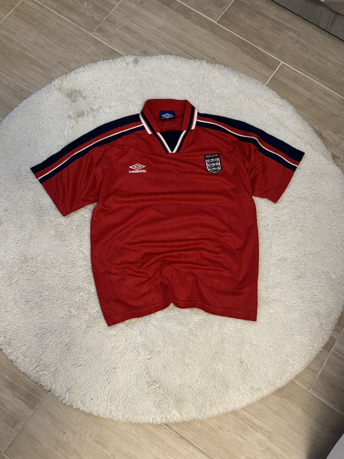 Umbro Vintage 2002 England Football Jersey Umbro T-Shirts, Hoodie, Sweatshirt | PodTeesHub.com