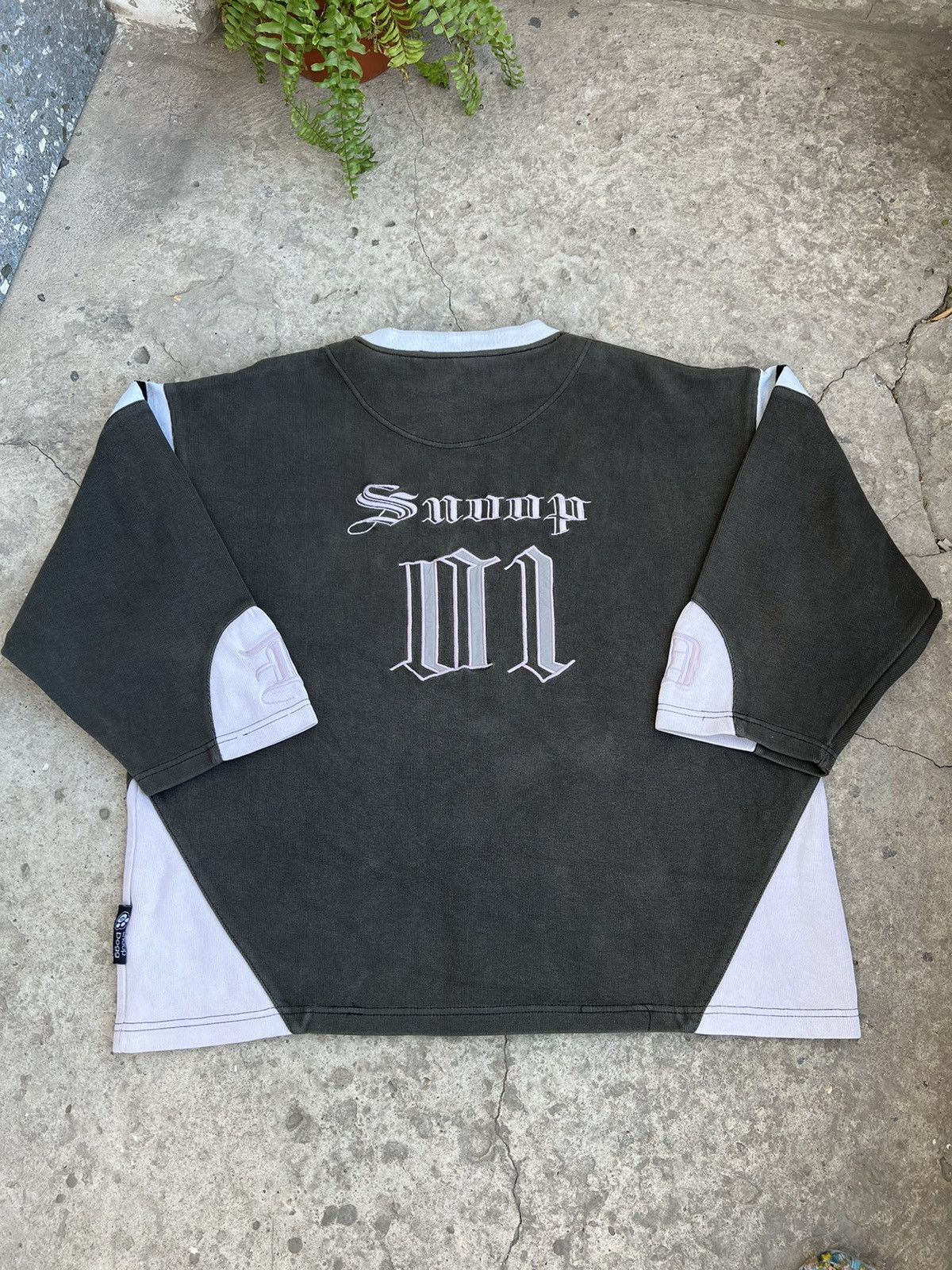 Vintage 90 S Snoop Dogg Sweatshirt Rap Tee Hoodie | PodTeesHub.com