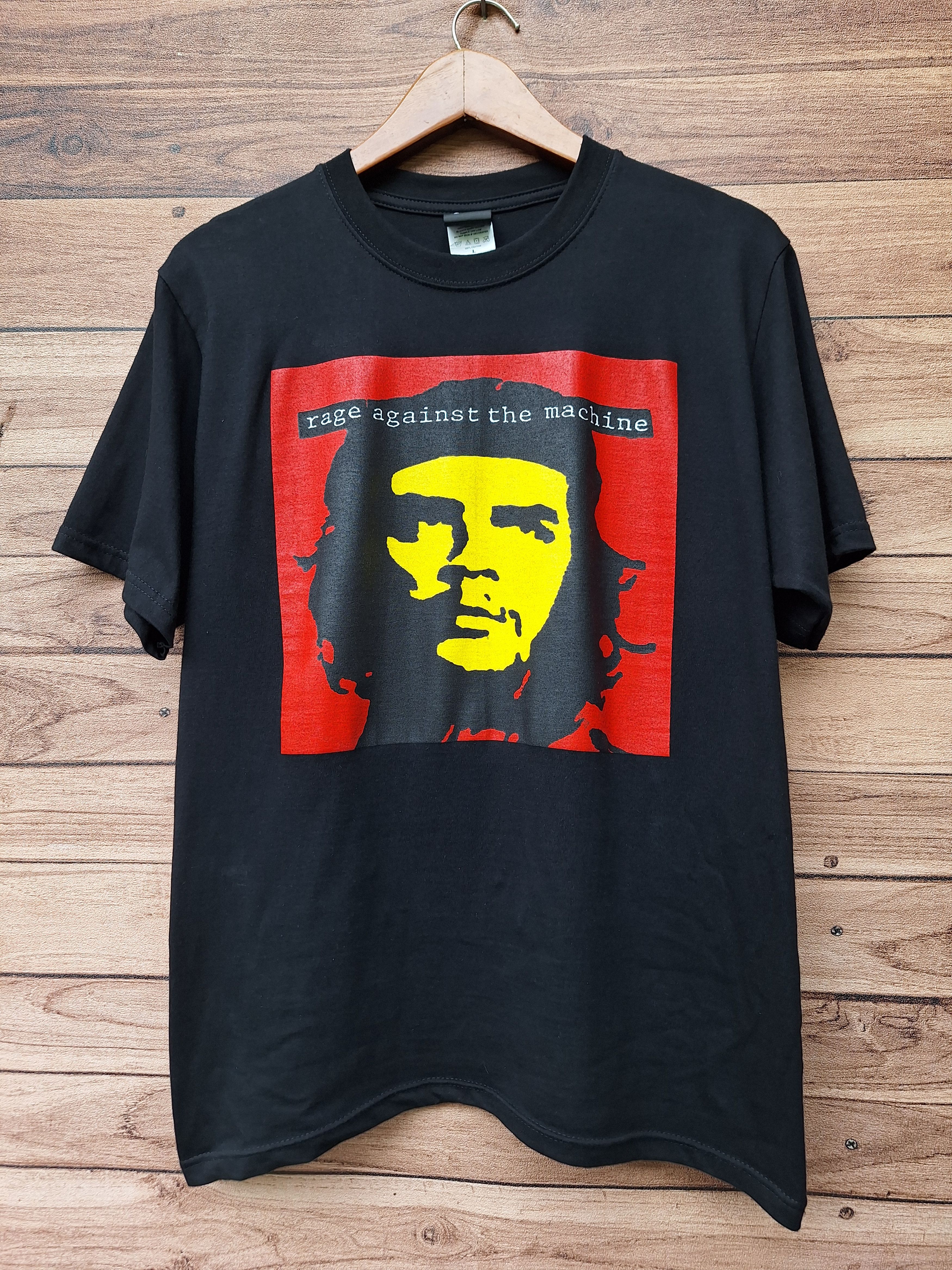 Band Tees Rare Rage Against The Machine Bombtrack Che Guevara Tee Hoodie, Sweatshirt | PodTeesHub.com