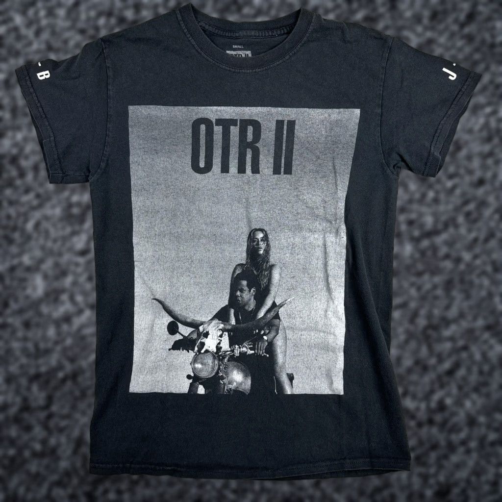 Vintage Otr Ii On The Run Tour Shirt Mens S Black 2018 Concert Graphic Music Tee Hoodie, Sweatshirt | PodTeesHub.com