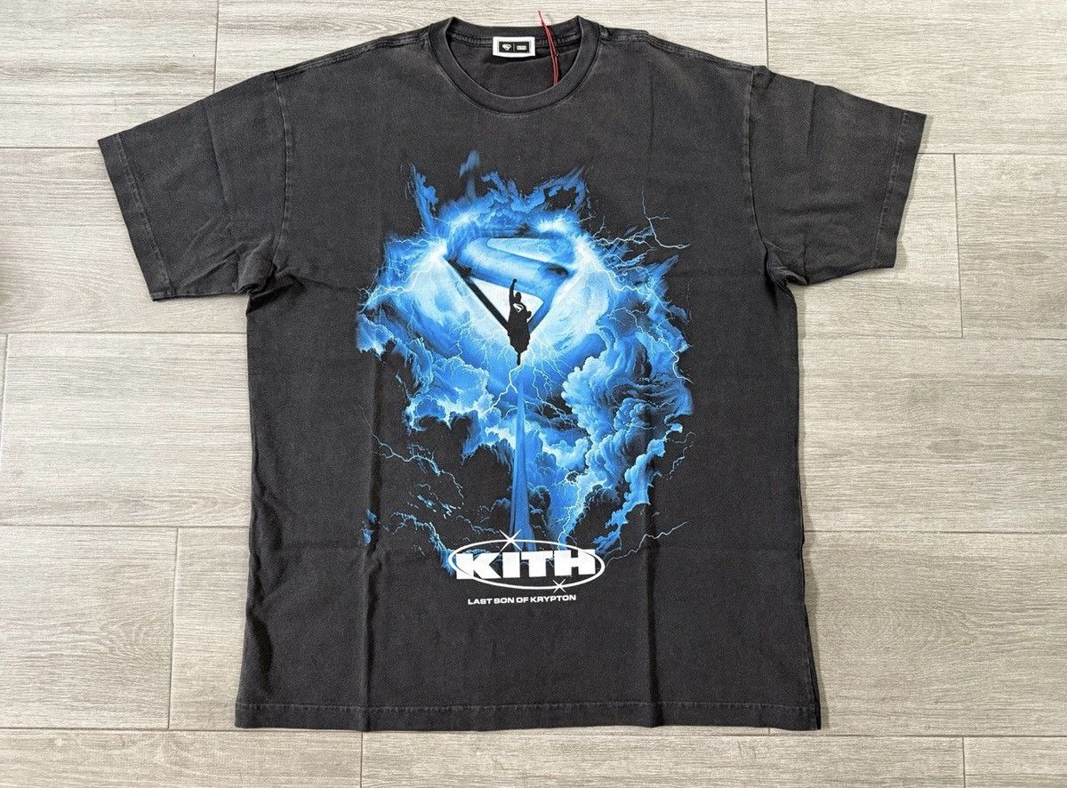 Kith Superman 2025 Movie Lightning Black Vintage Large T-Shirts, Hoodie, Sweatshirt