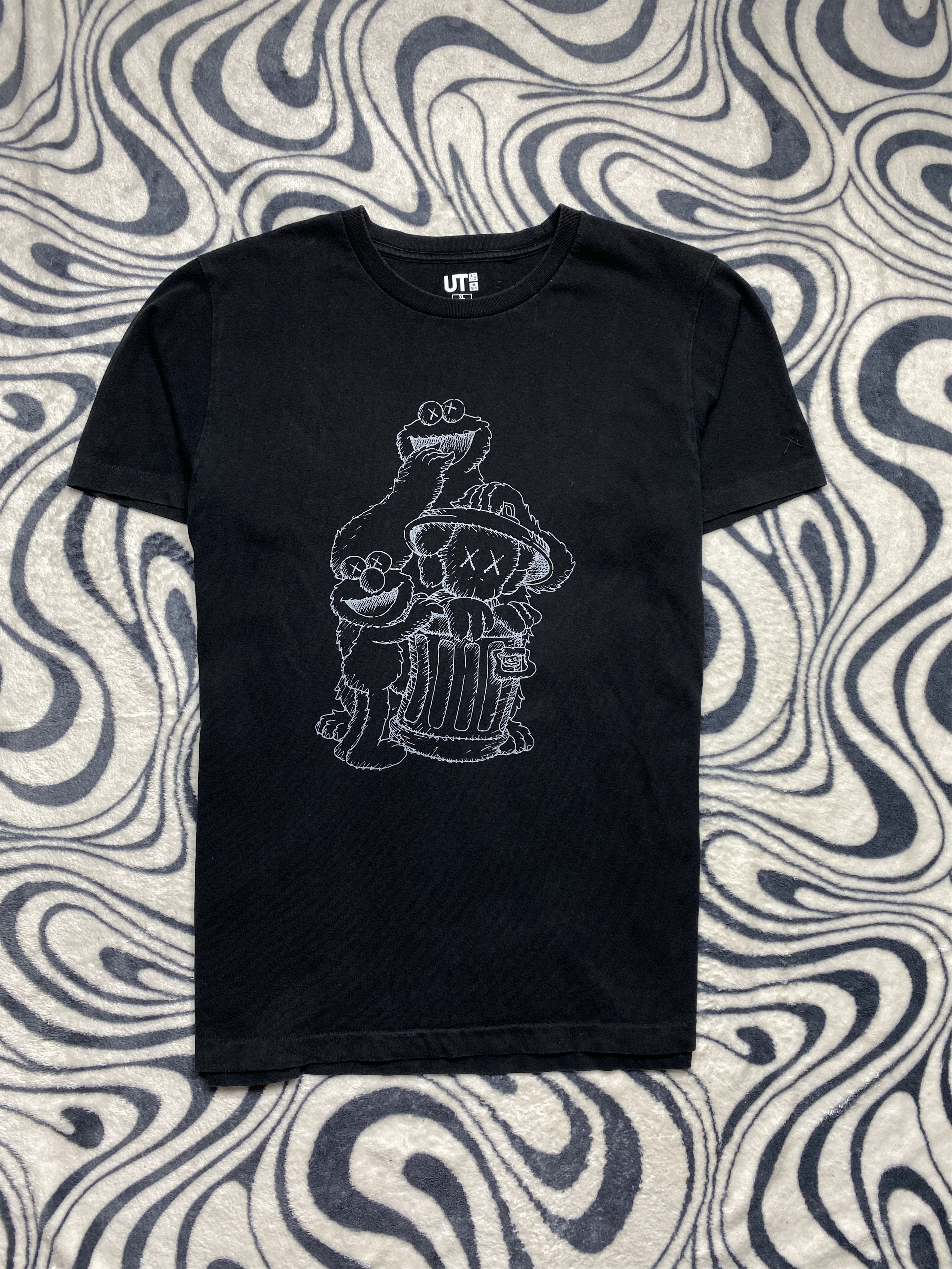 Uniqlo X Kaws Vintage Y2k T-Shirts, Hoodie, Sweatshirt
