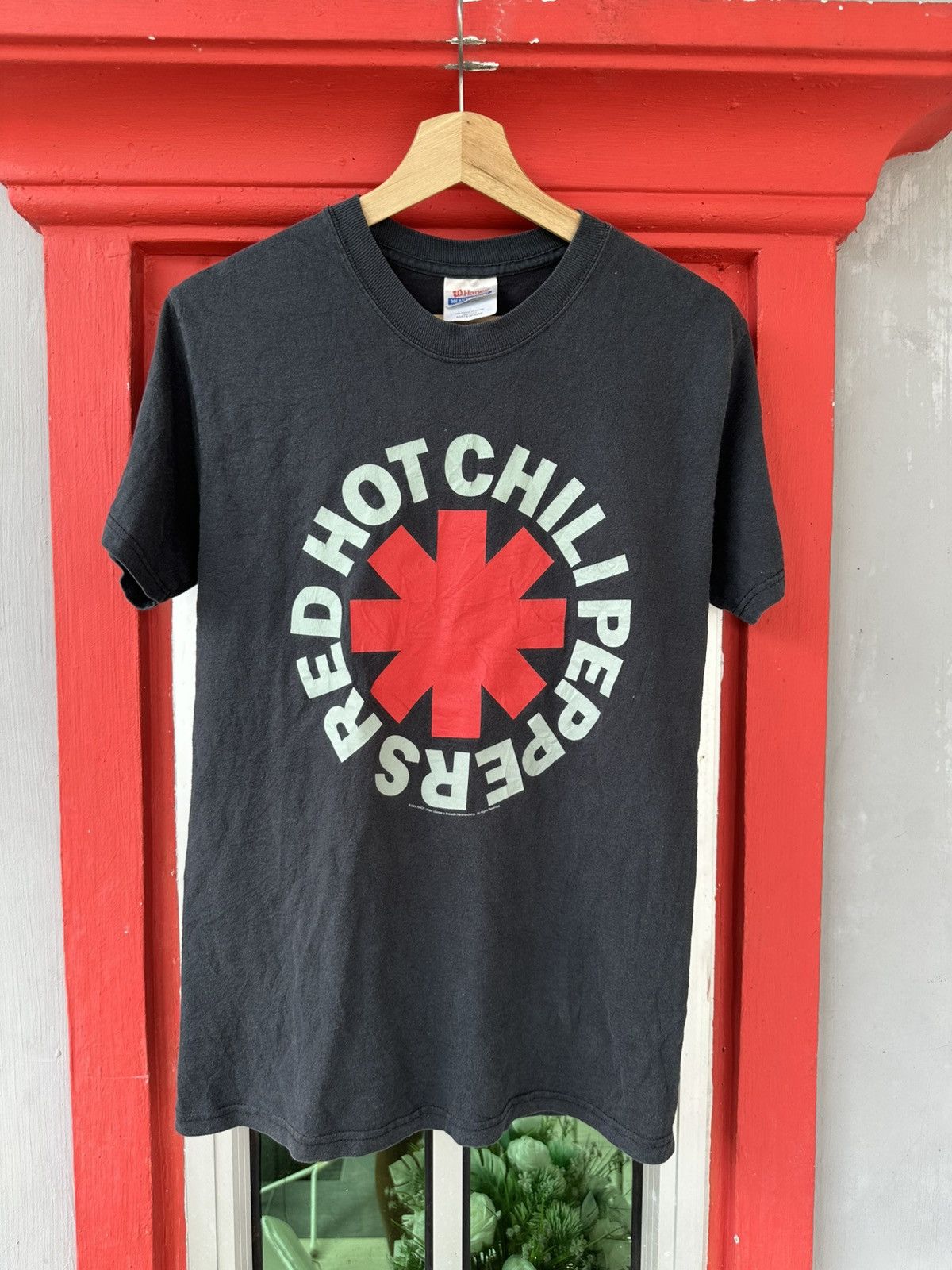 Band Tees Vintage 2006 Red Hot Chilli Peppers Band Tee Hoodie, Sweatshirt | PodTeesHub.com