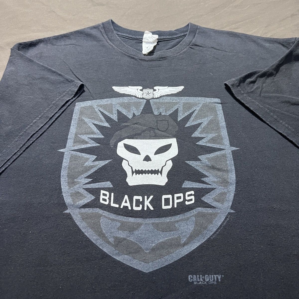The Game Vintage Y2k Call Of Duty Black Ops Promo Tee Xl Ps Xbox Hoodie, Sweatshirt | PodTeesHub.com