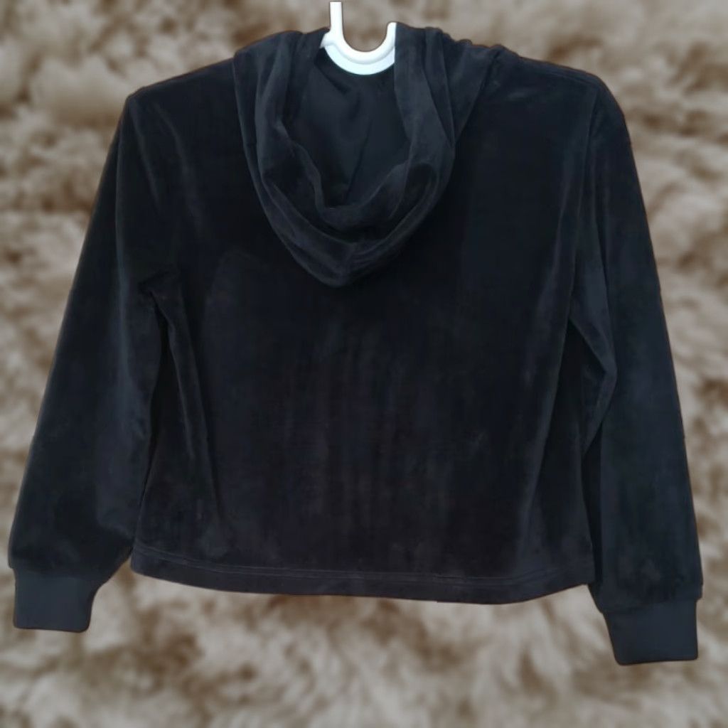 Converse Girl S Velour Graphic Hoodie Velvet Black Sweatshirt L Kids Pullover Graphic Velou T-Shirts | PodTeesHub.com