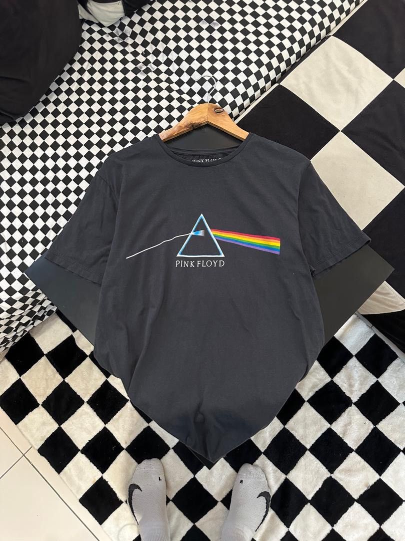 X Quiksilver Quicksilver Pinkfloyd T-Shirts, Hoodie, Sweatshirt | PodTeesHub.com