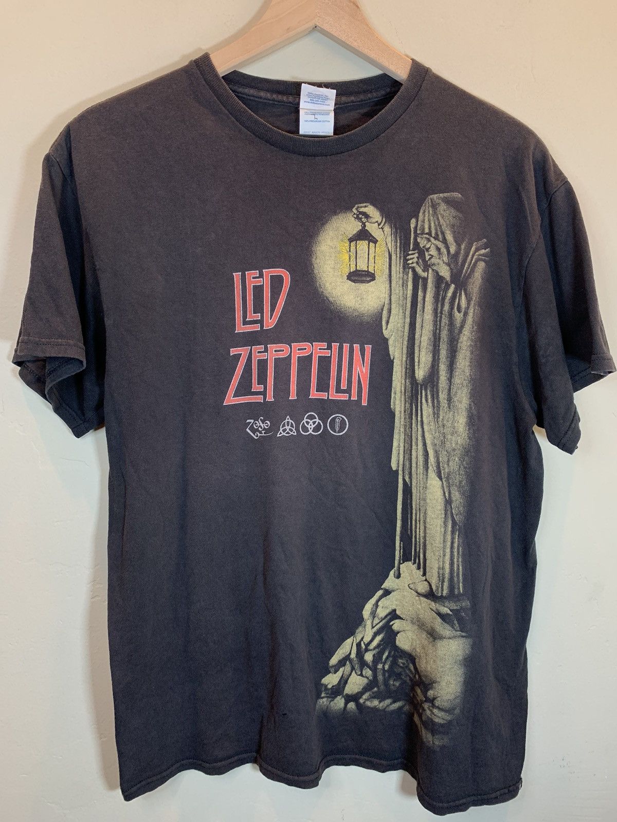 Zeppelin Rare Led Zeppelin Zoso Wizard Art Big Print Band T Shirt L Hoodie, Sweatshirt | PodTeesHub.com