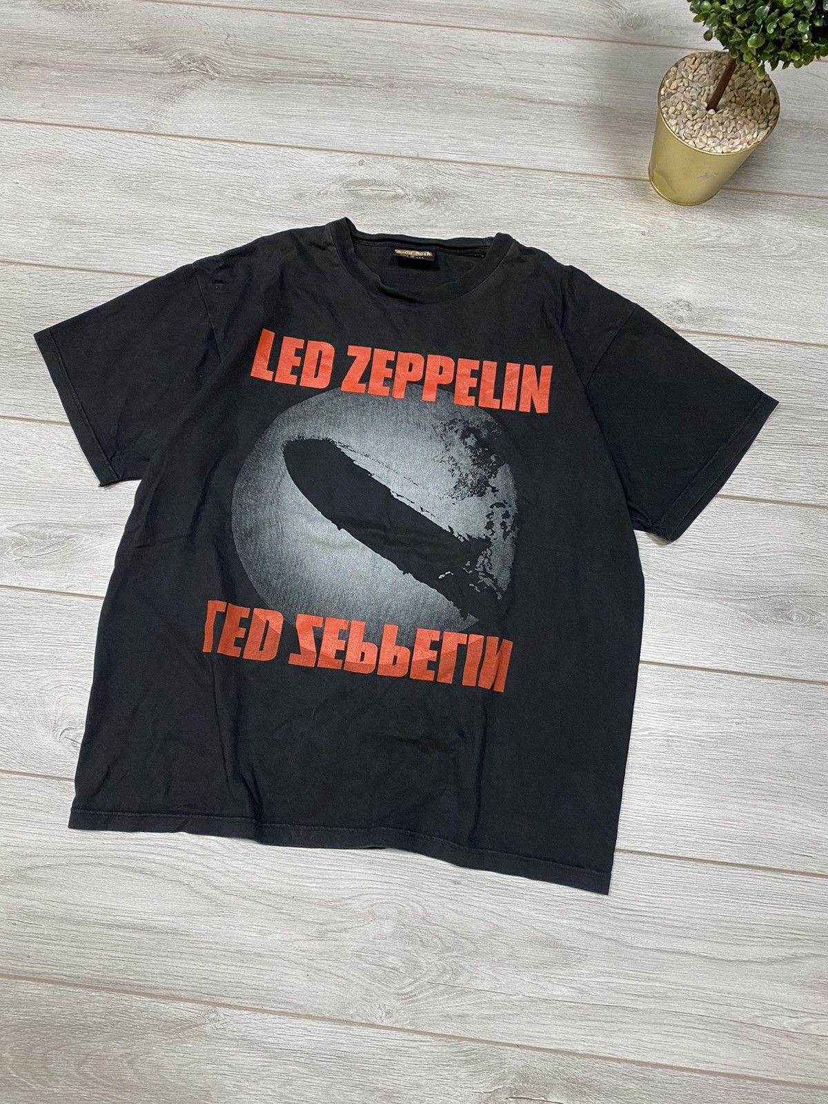 Led Zeppelin Vintage The Song Remains The Same Usa T Shirt Hoodie, Sweatshirt | PodTeesHub.com