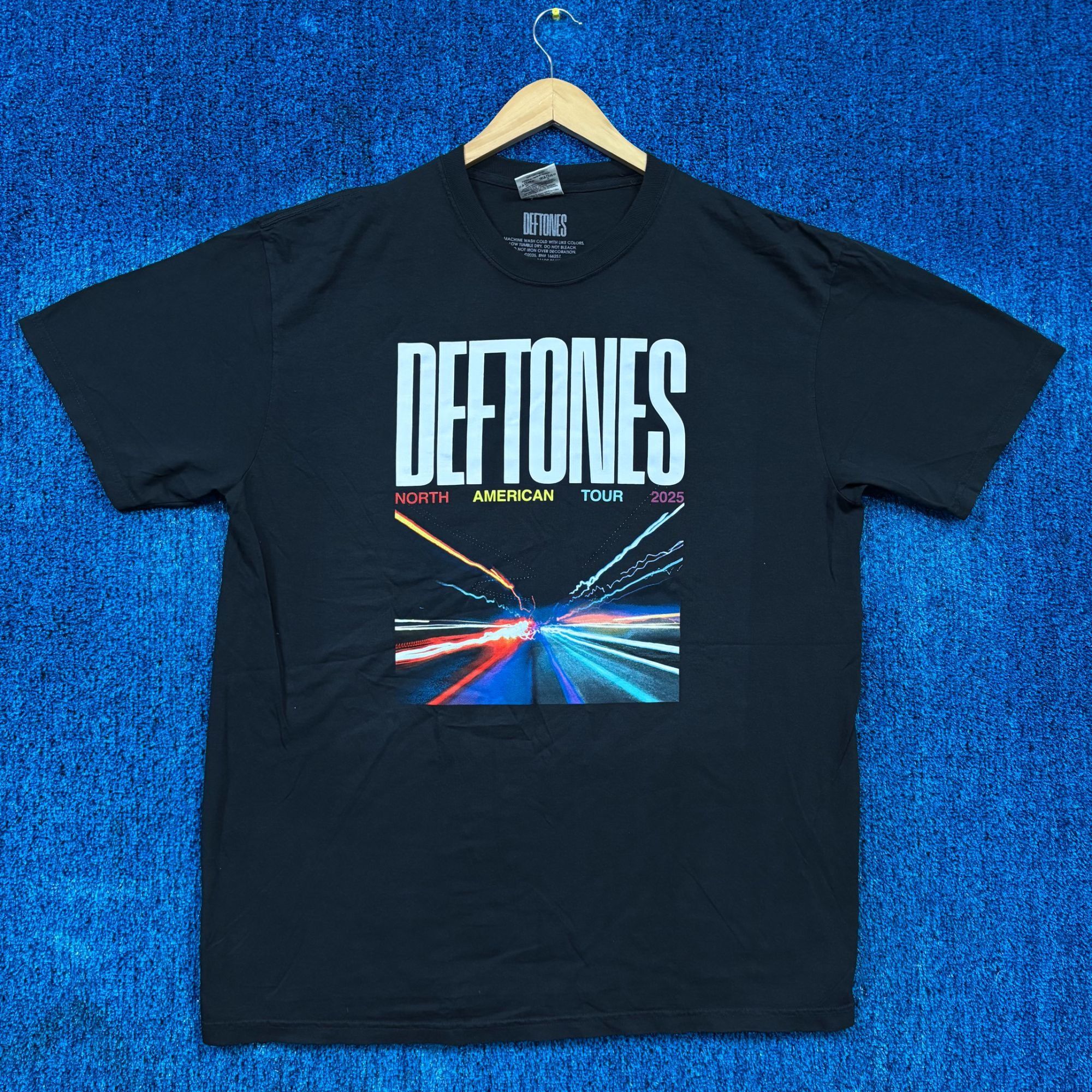 Band Tees Deftones Private Music 2025 Na Tour City Lights Band Tee Xl Hoodie, Sweatshirt | PodTeesHub.com