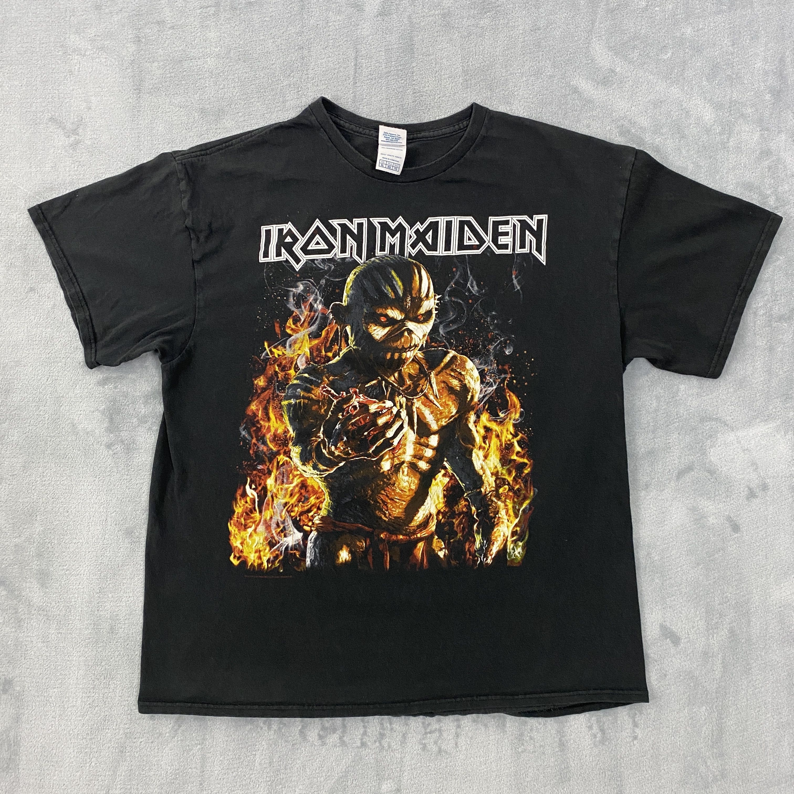 Iron Maiden Book Souls World Tour 2017 Xl Delta Pro Weight T-Shirts, Hoodie, Sweatshirt