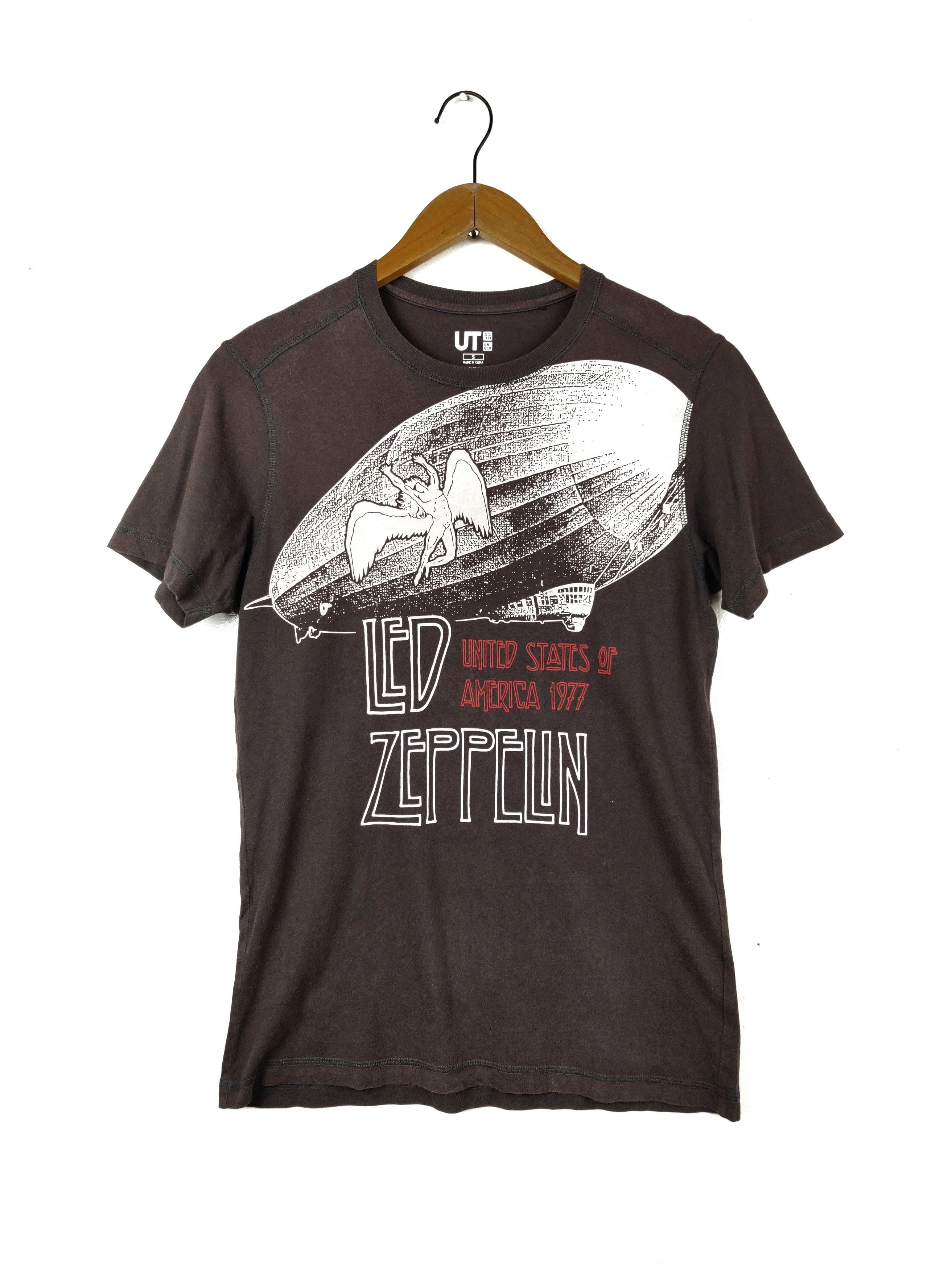 Led Zeppelin X Uniqlo Led Zeppelin Usa 1977 X Uniqlo Collab Tshirts Hoodie, Sweatshirt | PodTeesHub.com