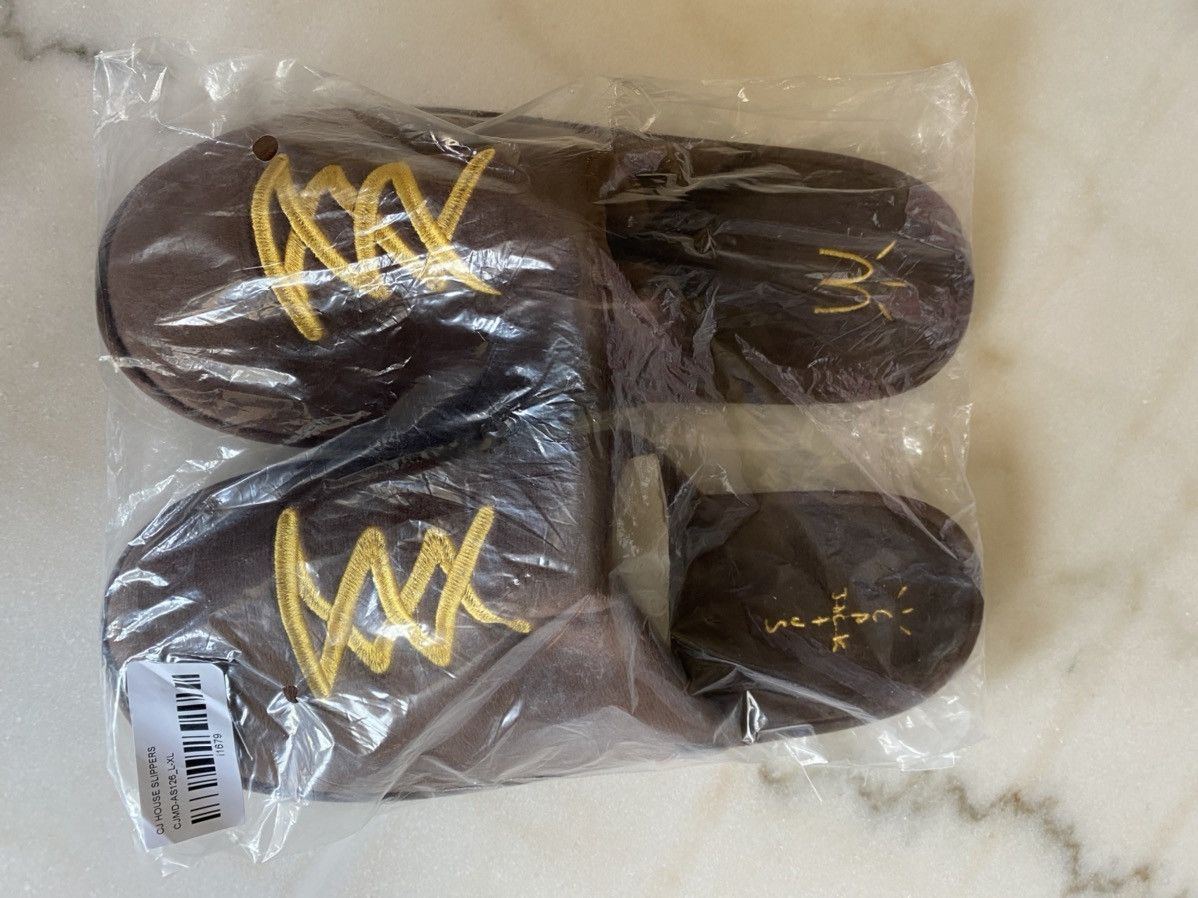 Mcdonald S Cj House Slippers L Xl T-Shirts, Hoodie, Sweatshirt | PodTeesHub.com