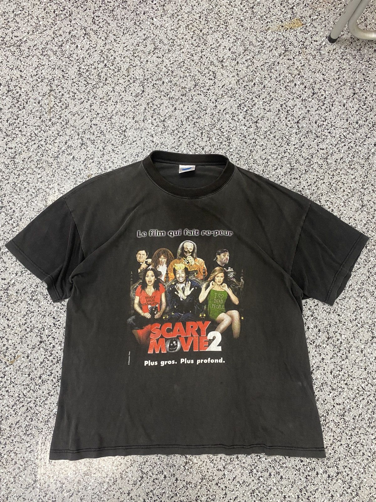 Vintage Scary Movie 2 Comedy Parody Movie 2001 Faded T Shirt Hoodie, Sweatshirt | PodTeesHub.com