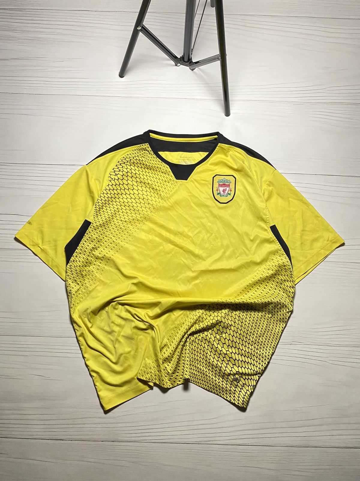Reebok Vintage Liverpool 2004 05 Away Soccer Football Y2k T Shirt Hoodie, Sweatshirt | PodTeesHub.com