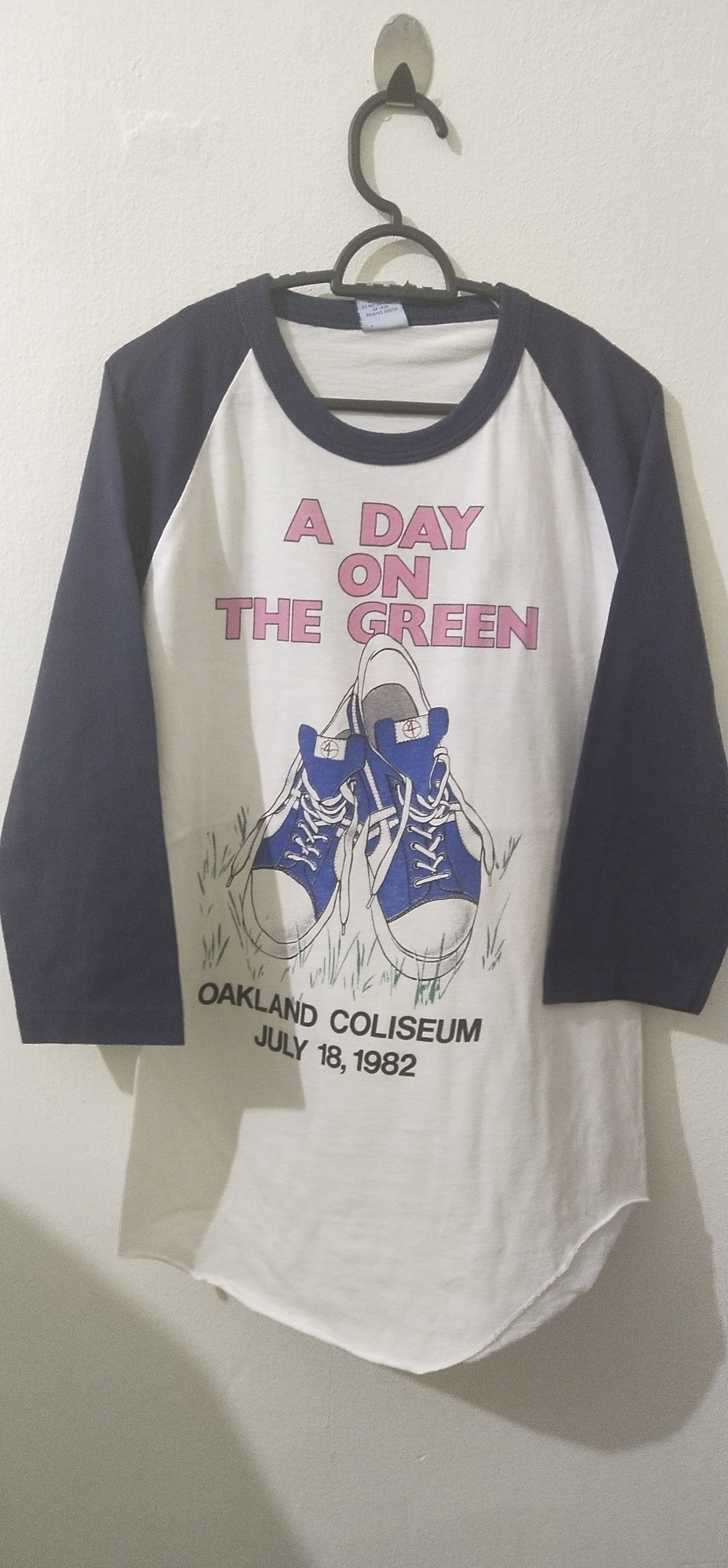 Iron Maiden X Vintage Iron Maiden A Days On The Green T-Shirts, Hoodie, Sweatshirt | PodTeesHub.com