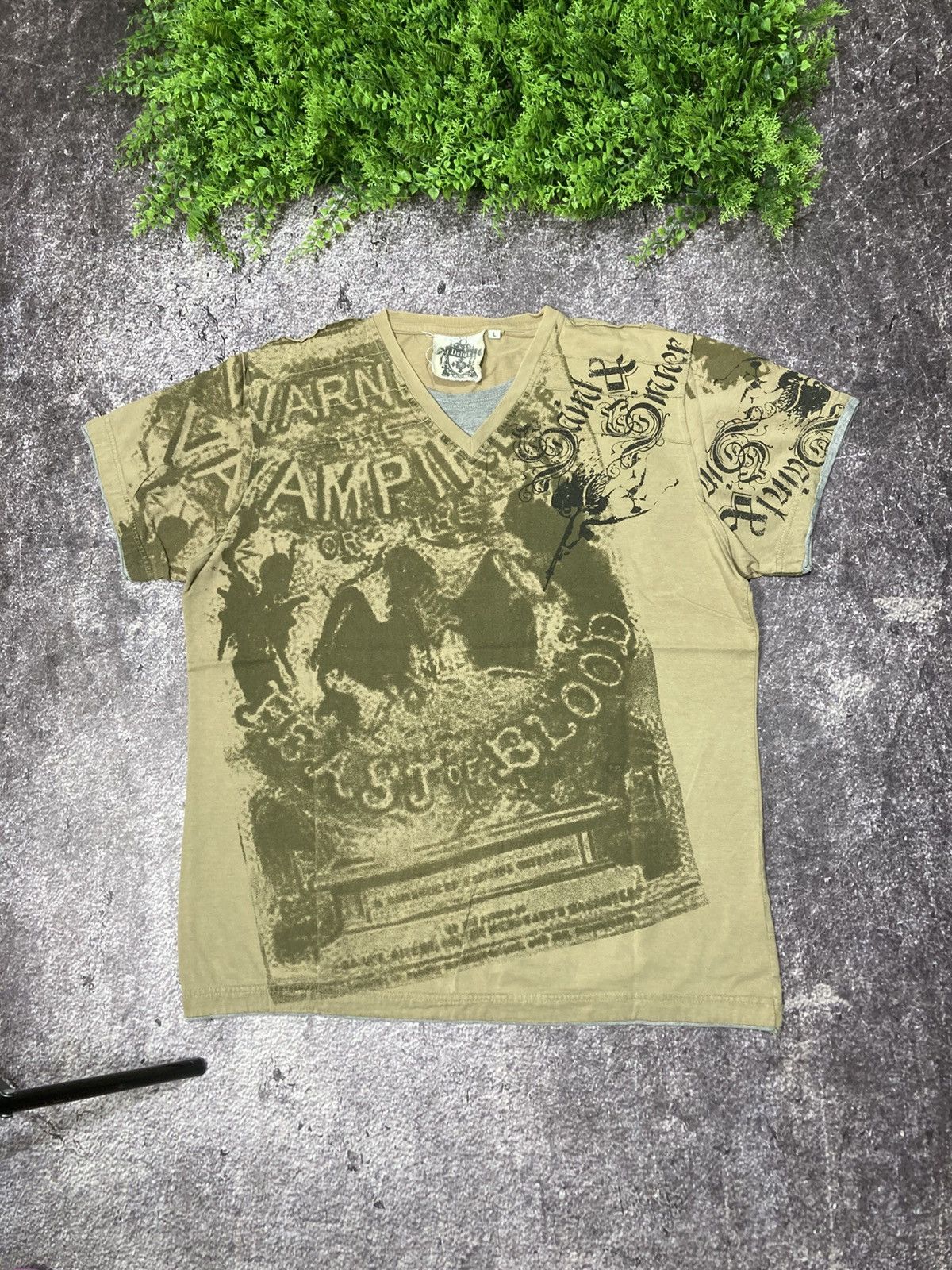 Affliction Vintage Deluxe Vampire Graphic T Shirt Y2k Gothic Horror Tee Hoodie, Sweatshirt | PodTeesHub.com