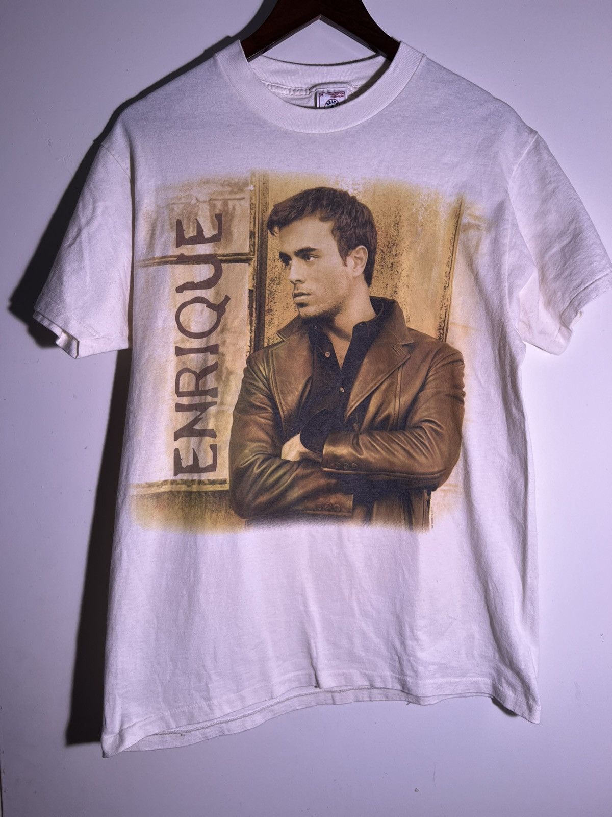 Vintage 90 S Vtg Vintage Enrique Iglesias Music Artist Retro T Shirt Hoodie, Sweatshirt | PodTeesHub.com