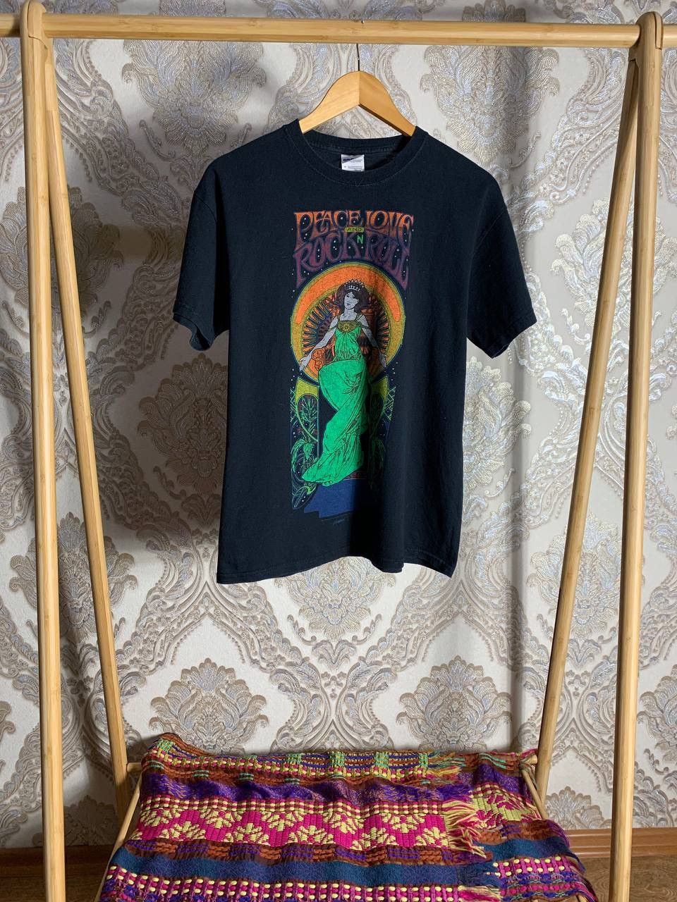 Band Vintage Peace Love Rock Roll Retro Y2k 90s Usa T-Shirts, Hoodie, Sweatshirt