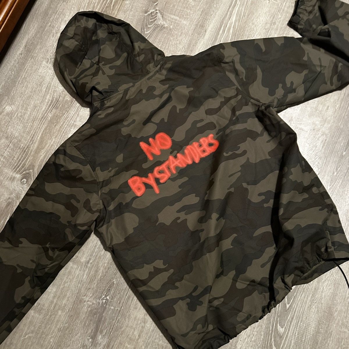 Scott Travis Scott Atsroworld Tour Camo Anorak No Bystanders T-Shirts, Hoodie, Sweatshirt | PodTeesHub.com