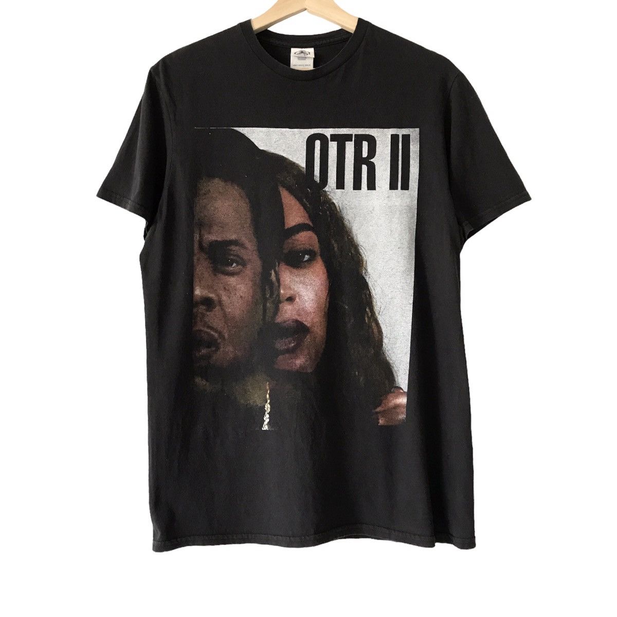 Delta X Jay Z Authentic 2018 Beyonce Jay Z On The Run 2 World Tour Tee Hoodie, Sweatshirt | PodTeesHub.com