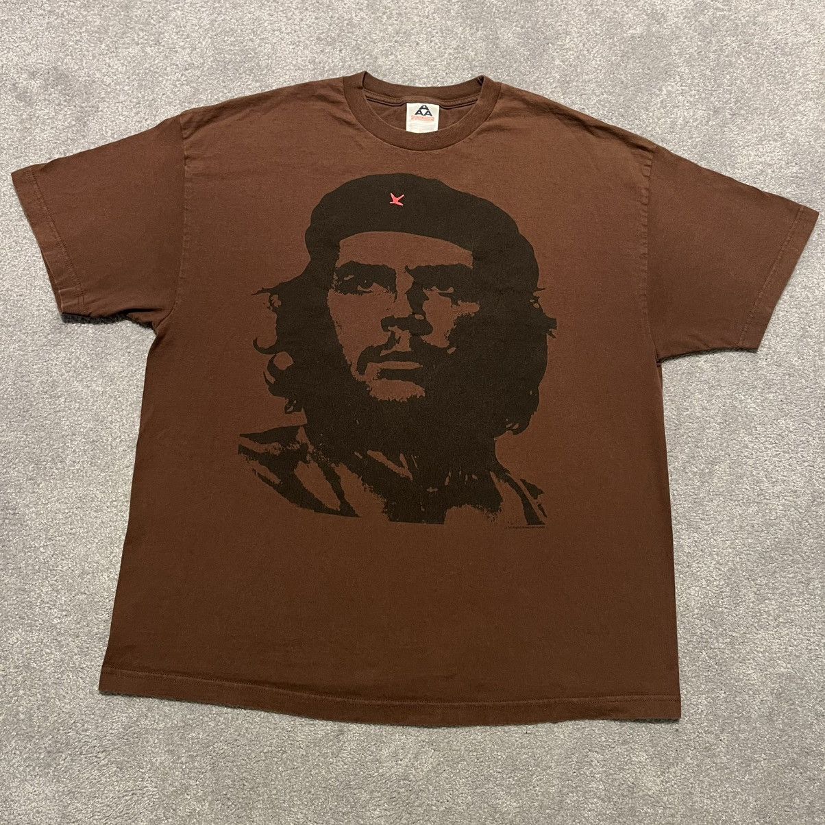 Band Tees Vintage 2000s Che Guevara Big Face Marxism Graphic Tee Shirt Hoodie, Sweatshirt | PodTeesHub.com