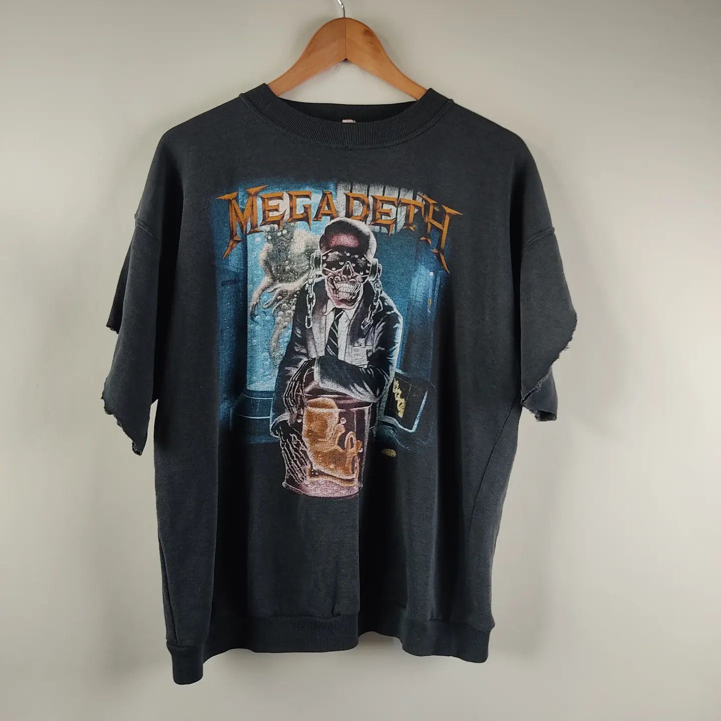 Megadeth X Vintage 1991 Megadeth Vic Rattlehead Hangar 18 T-Shirts, Hoodie, Sweatshirt | PodTeesHub.com