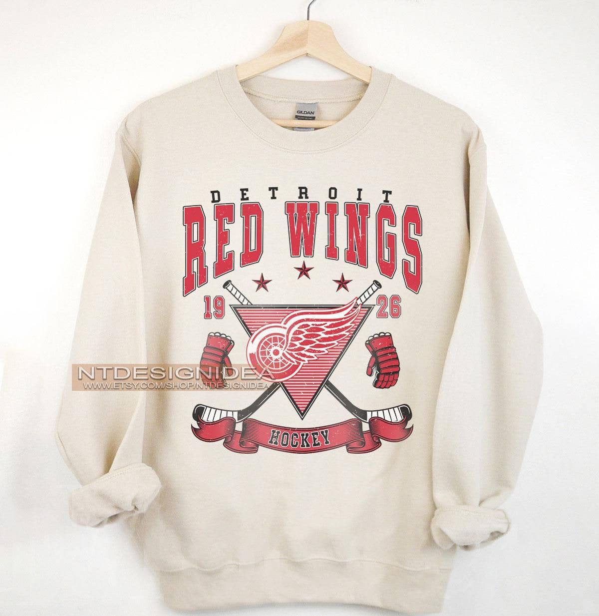 Detroit Red Wings Vintage Hockey Fan Crewneck Sweatshirt T-Shirts, Hoodie | PodTeesHub.com