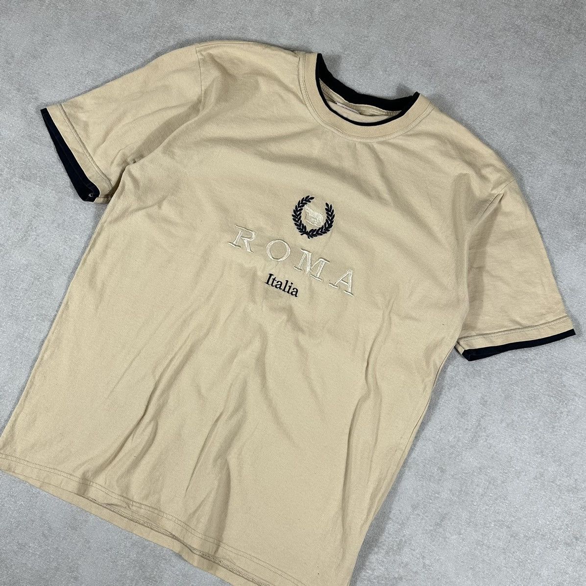 Band Tees Vintage Roma Italy Italia Logo Cream Tee Hoodie, Sweatshirt | PodTeesHub.com